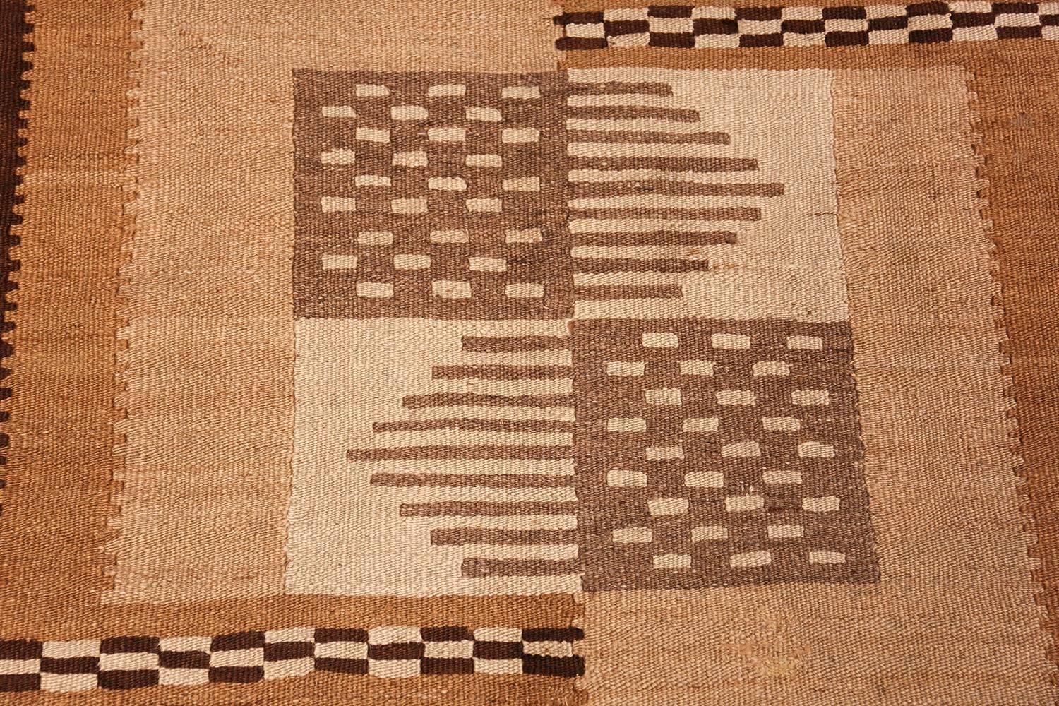 20th Century Antique French Art Deco Kilim Rug. 7 ft 6 in x 8 ft 10 in For Sale