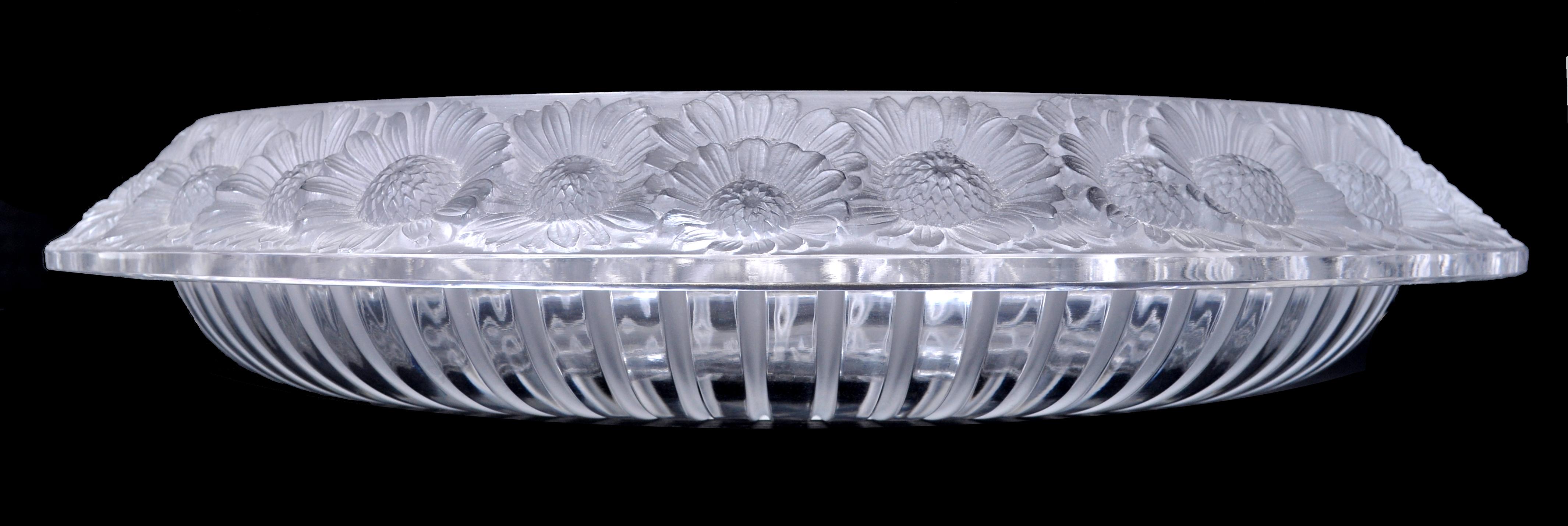 20ième siècle Grand bol Art Déco français ancien en cristal « Marguerites » de Lalique, années 1930 en vente