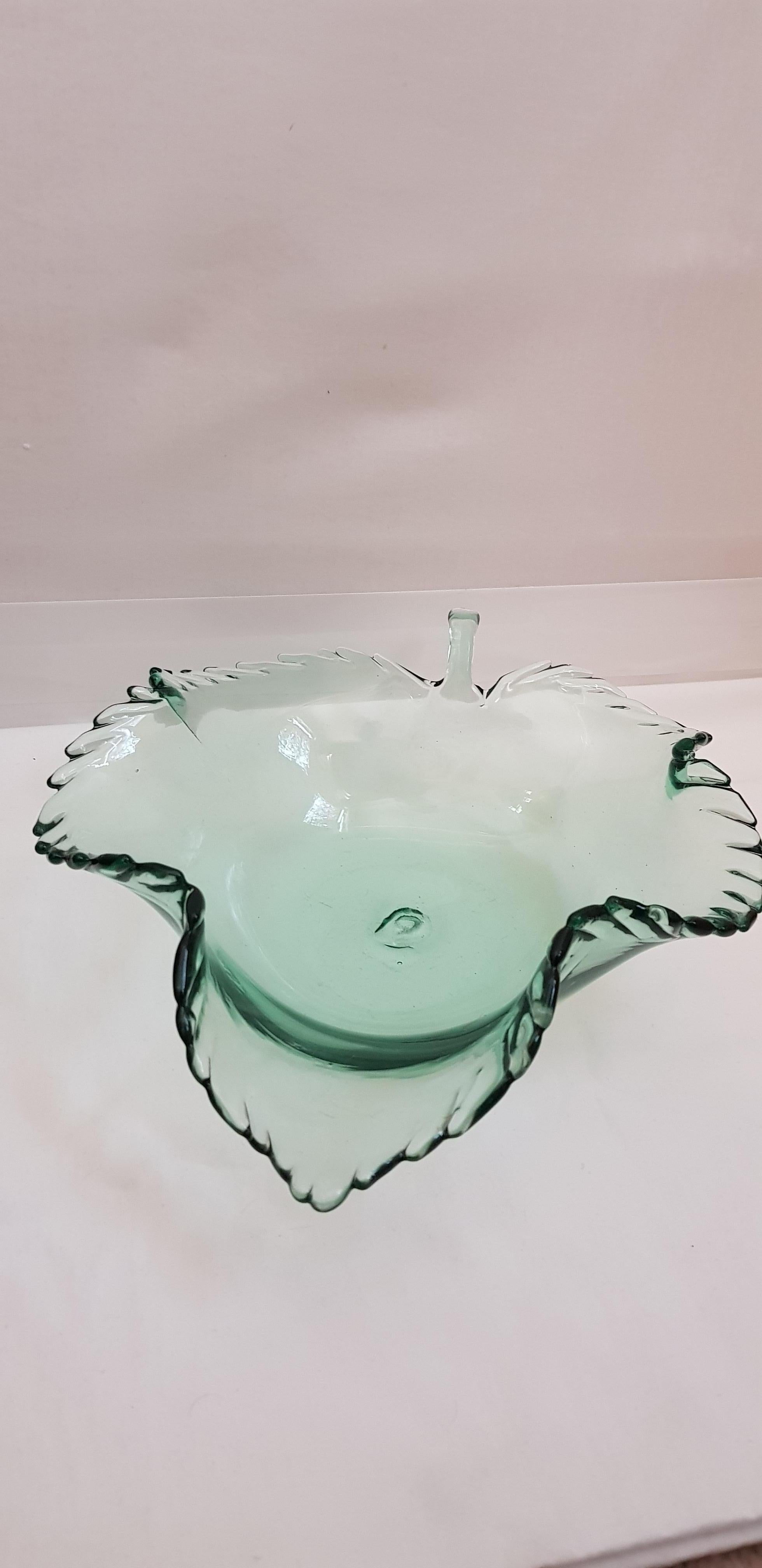 Hand-Crafted Antique French Art Deco Large Leaf Bowl For Sale