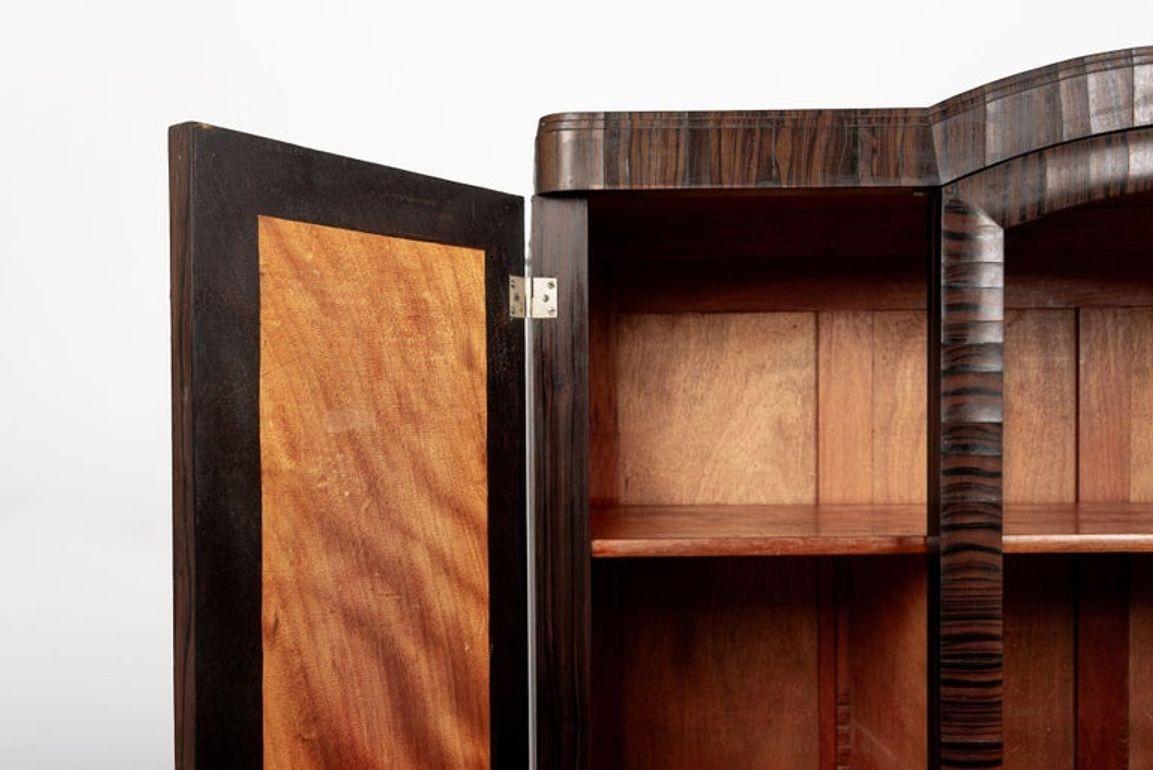 Armario Armario Antiguo Art Decó Francés de Madera de Ébano de Macassar, Años 40 Acero en venta
