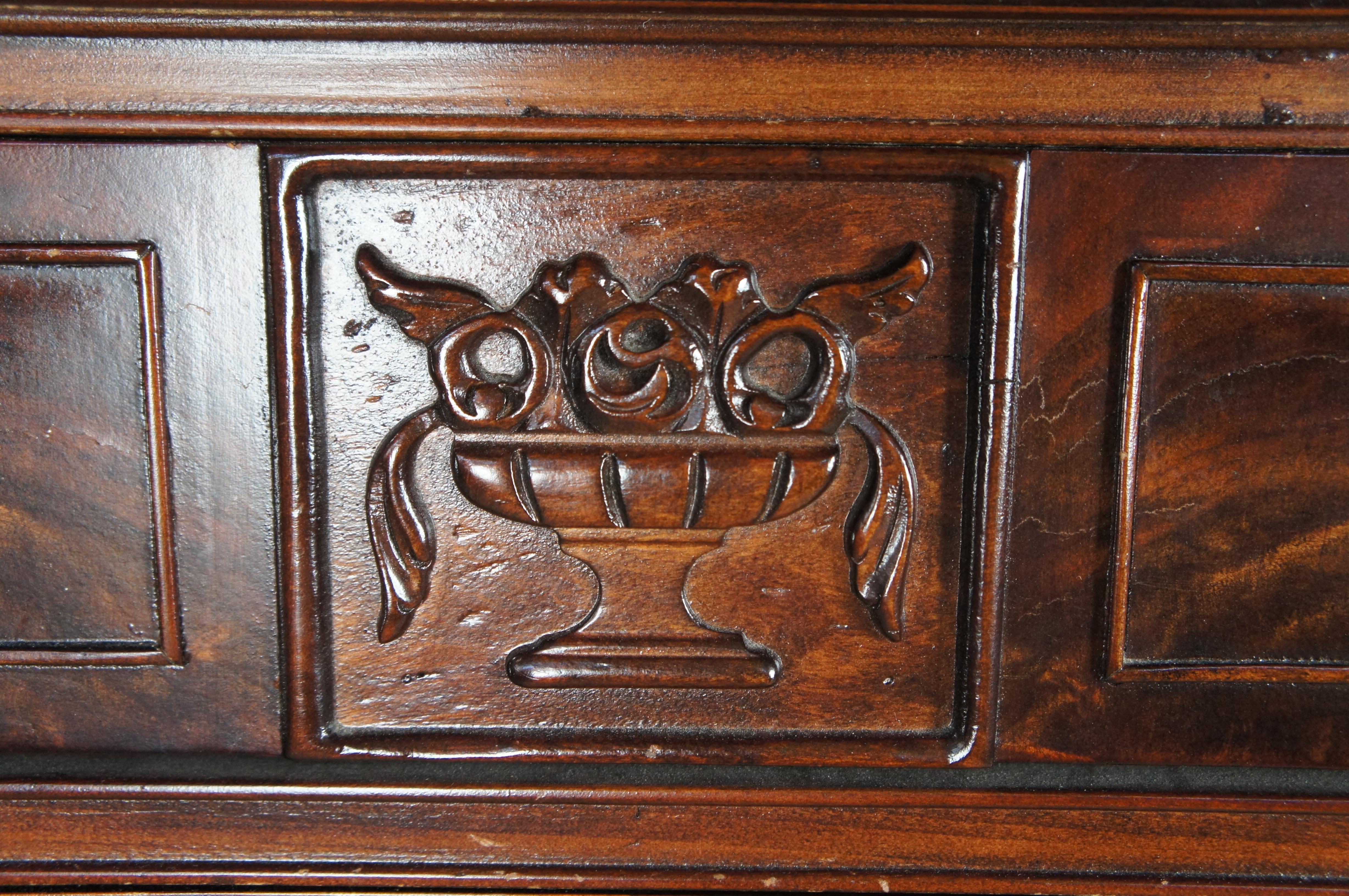 Aparador aparador Lowboy francés Art Decó de marquetería de caoba con incrustaciones en venta 1