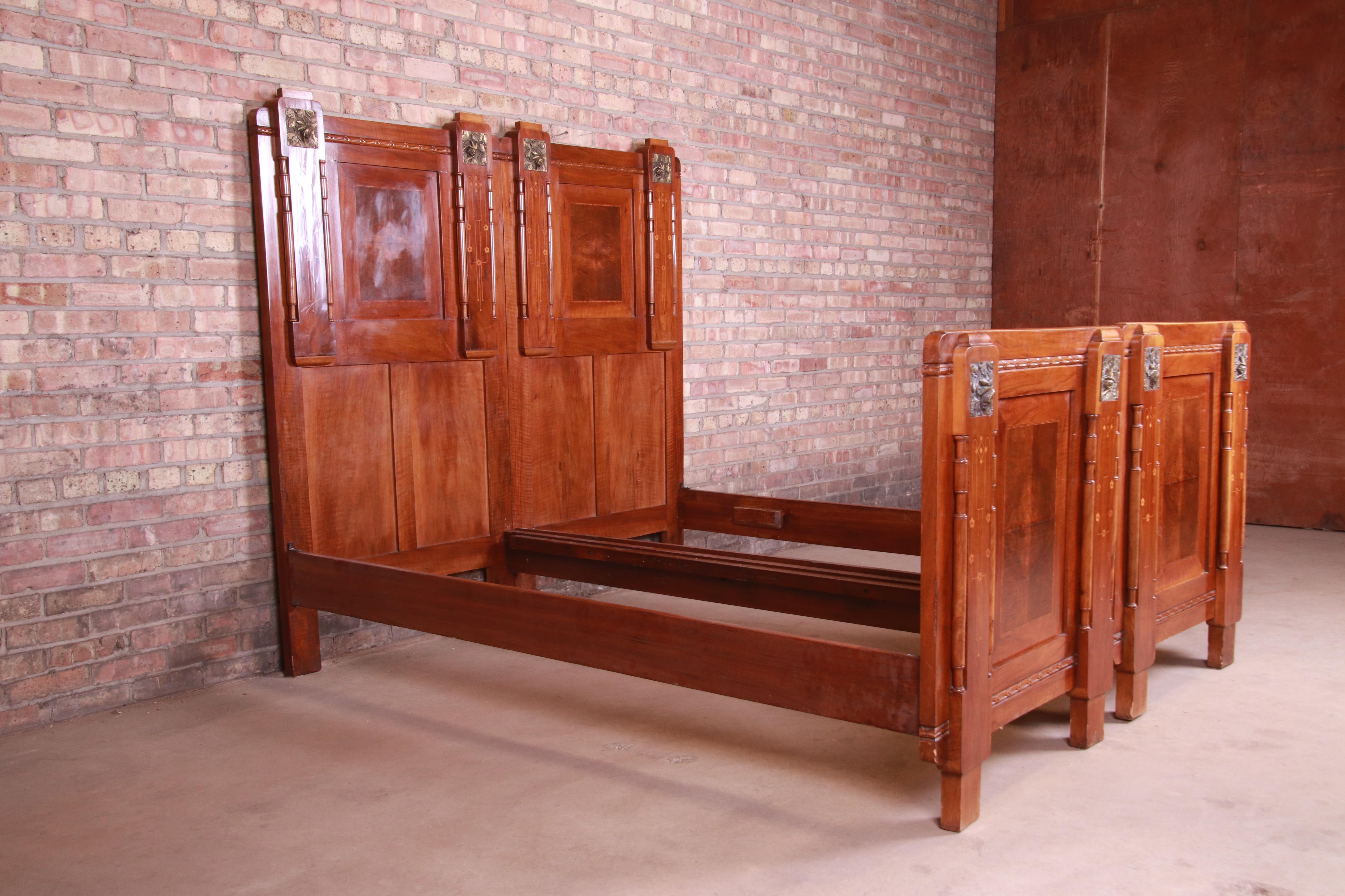 Antique French Art Deco Mahogany Queen Size Bed, circa 1920s In Good Condition In South Bend, IN