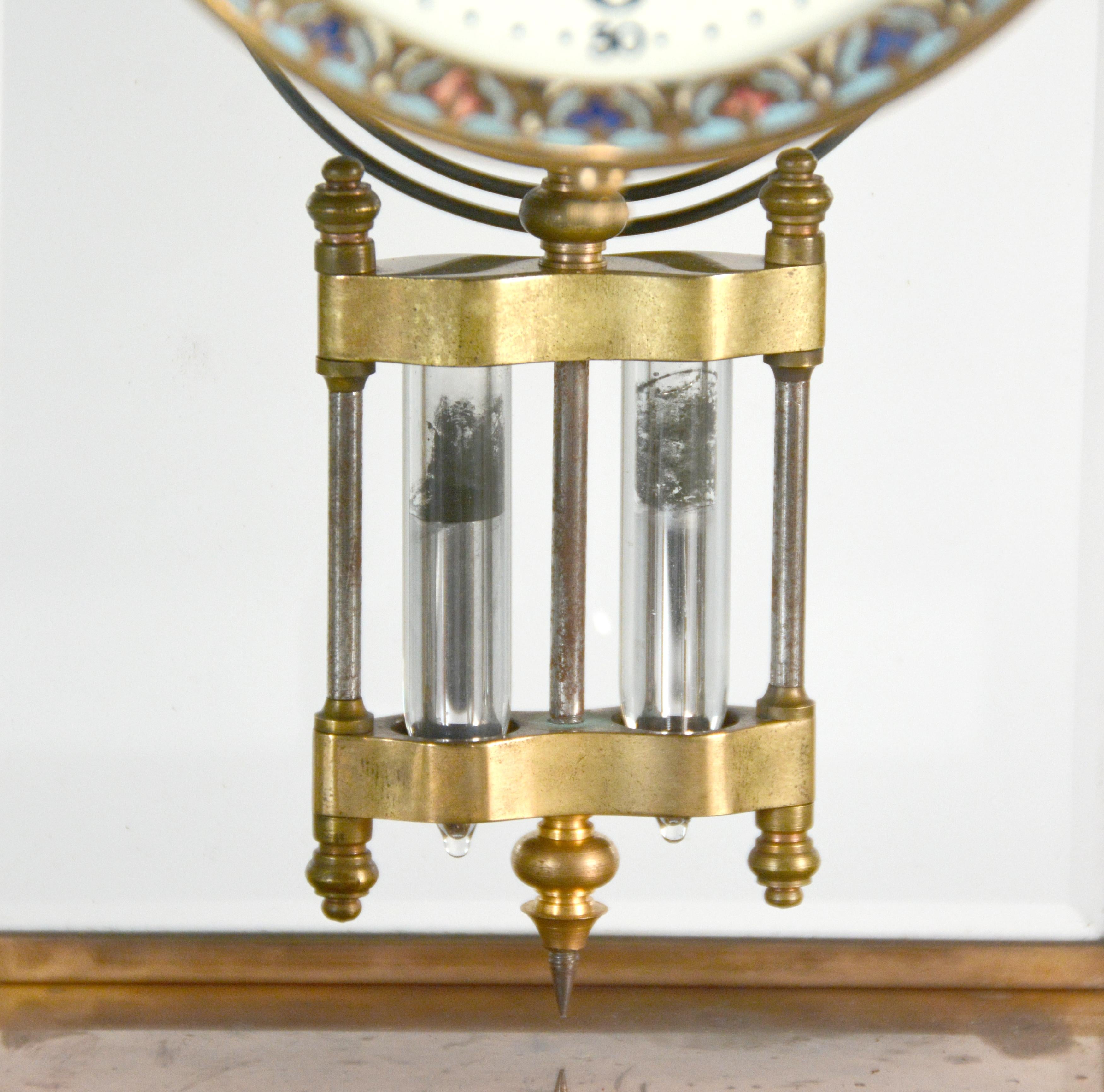 Antique French Art Decó Reloj de manto regulador de malaquita y cristal champleve en venta 6