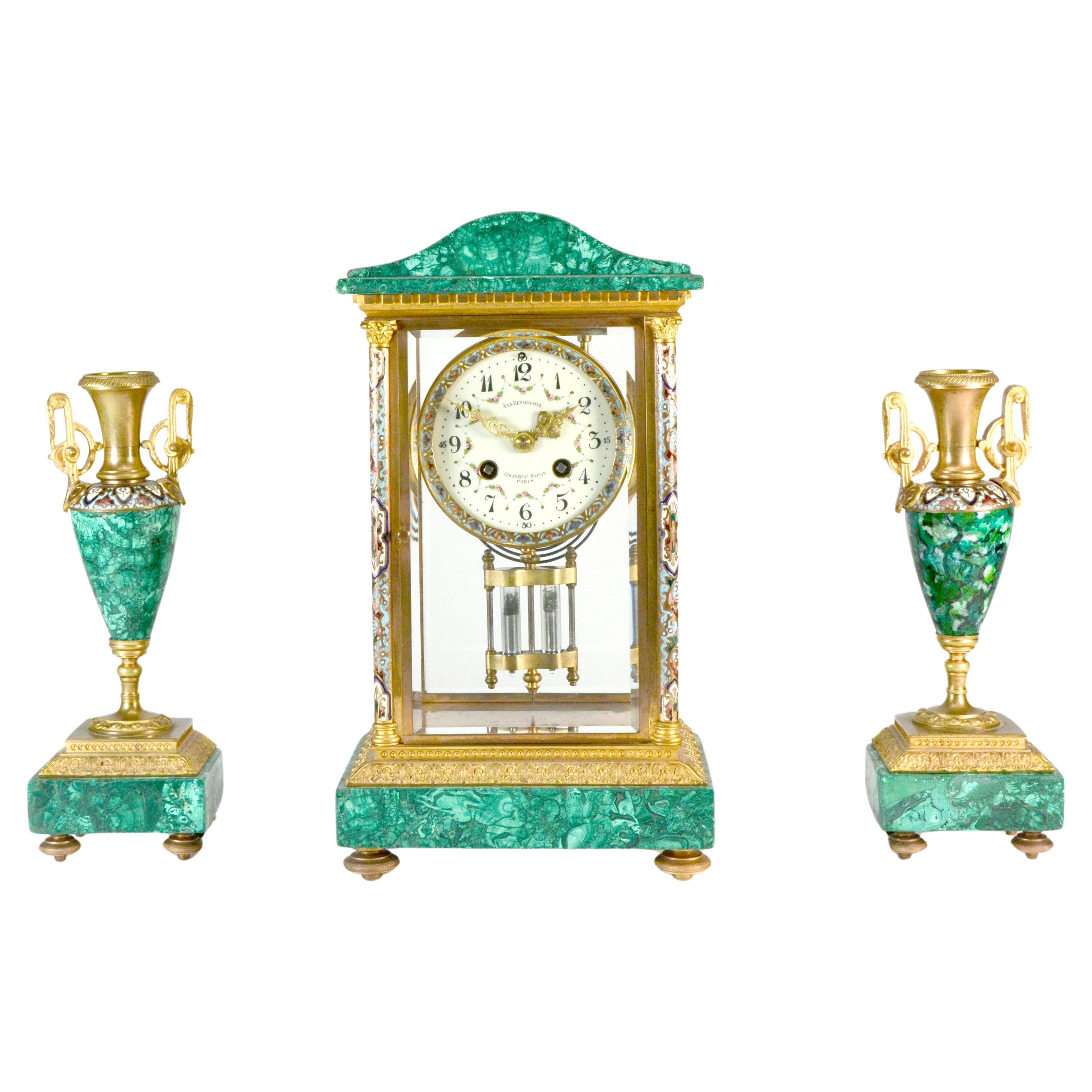 Antique French Art Decó Reloj de manto regulador de malaquita y cristal champleve en venta