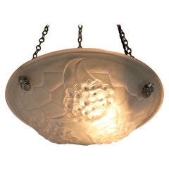 Antique French Art Deco Pendant / Chandelier di David Gueron Degue in vetro bianco