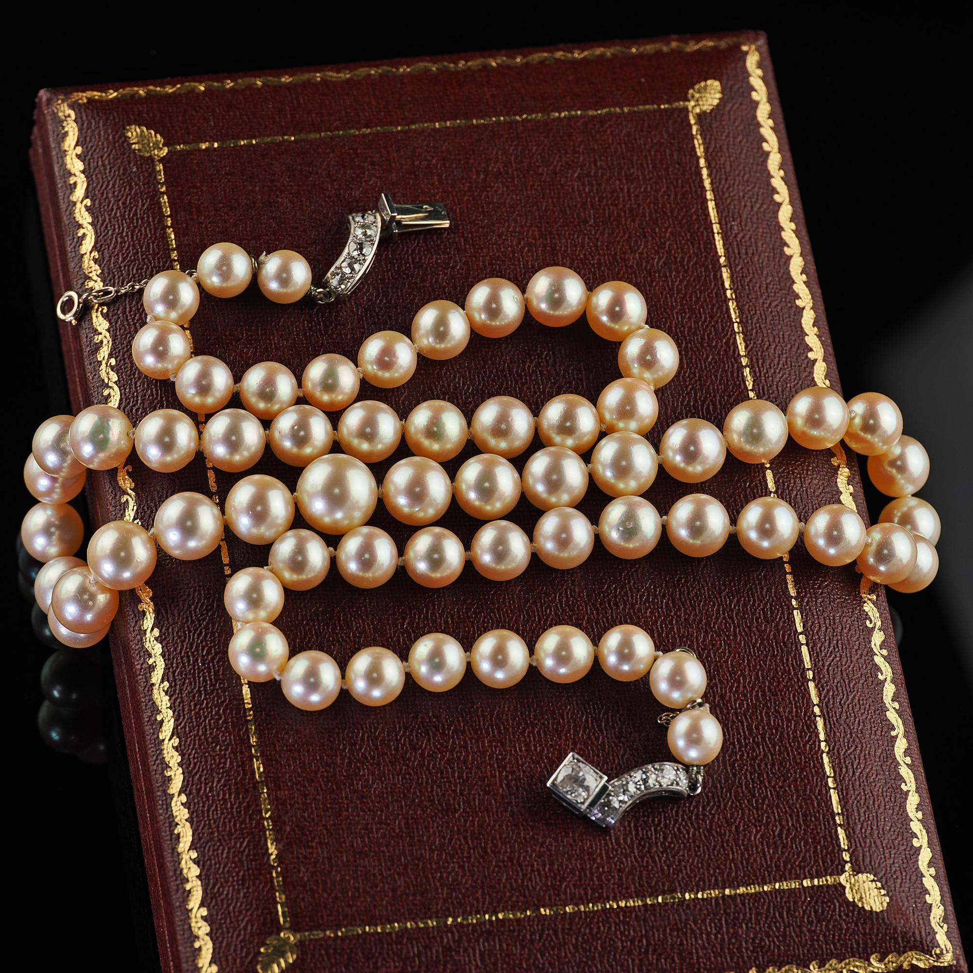 Antique French Art Deco Platinum Old Euro Diamond Akoya Pearl Strand Necklace (Collana di perle Akoya) in vendita 5