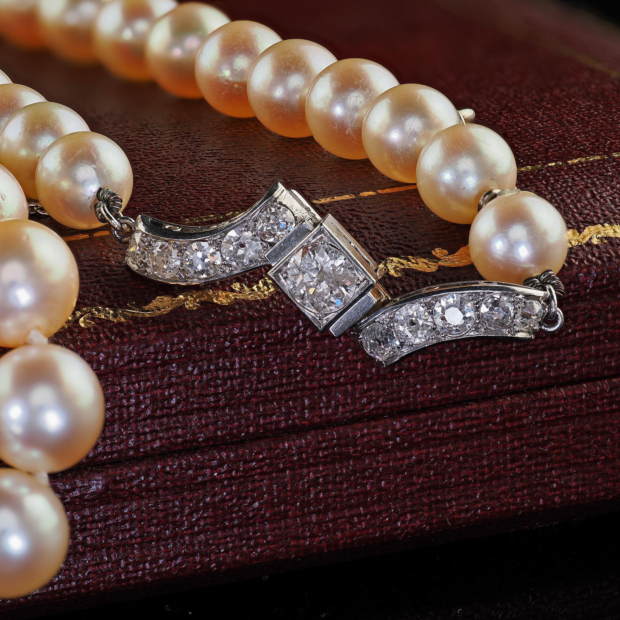 Antique French Art Deco Platinum Old Euro Diamond Akoya Pearl Strand Necklace (Collana di perle Akoya) in vendita 1