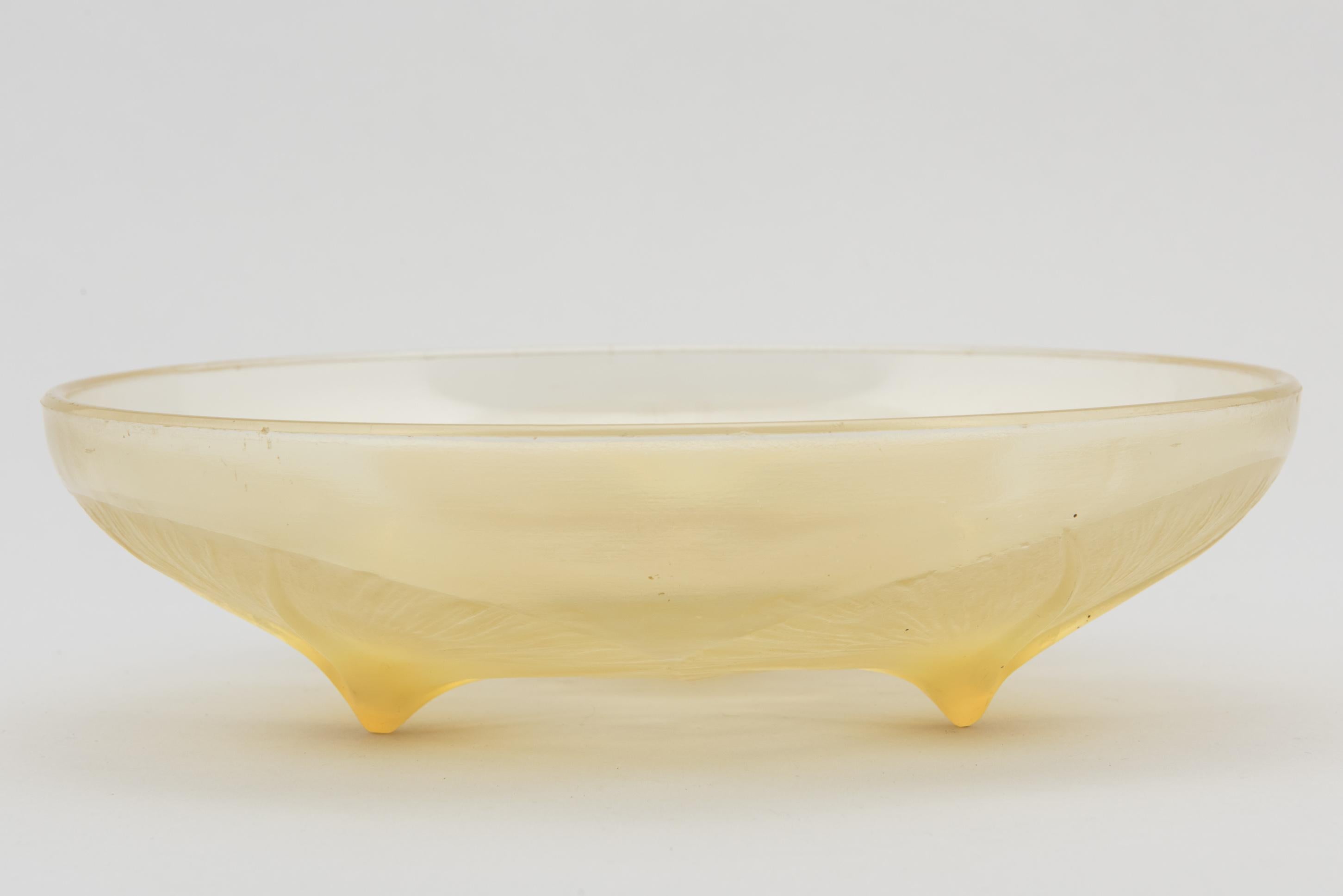 Antique French Art Deco Rene Lalique Bowl Waterlily,  Signed, 1920s In Good Condition For Sale In Villeurbanne, Rhone Alpes