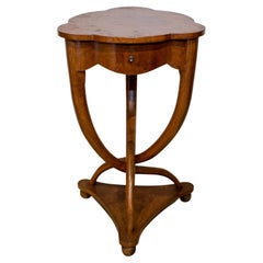 Antiker französischer Art Deco Beistelltisch mit Schublade & Einzigartige Twist Base