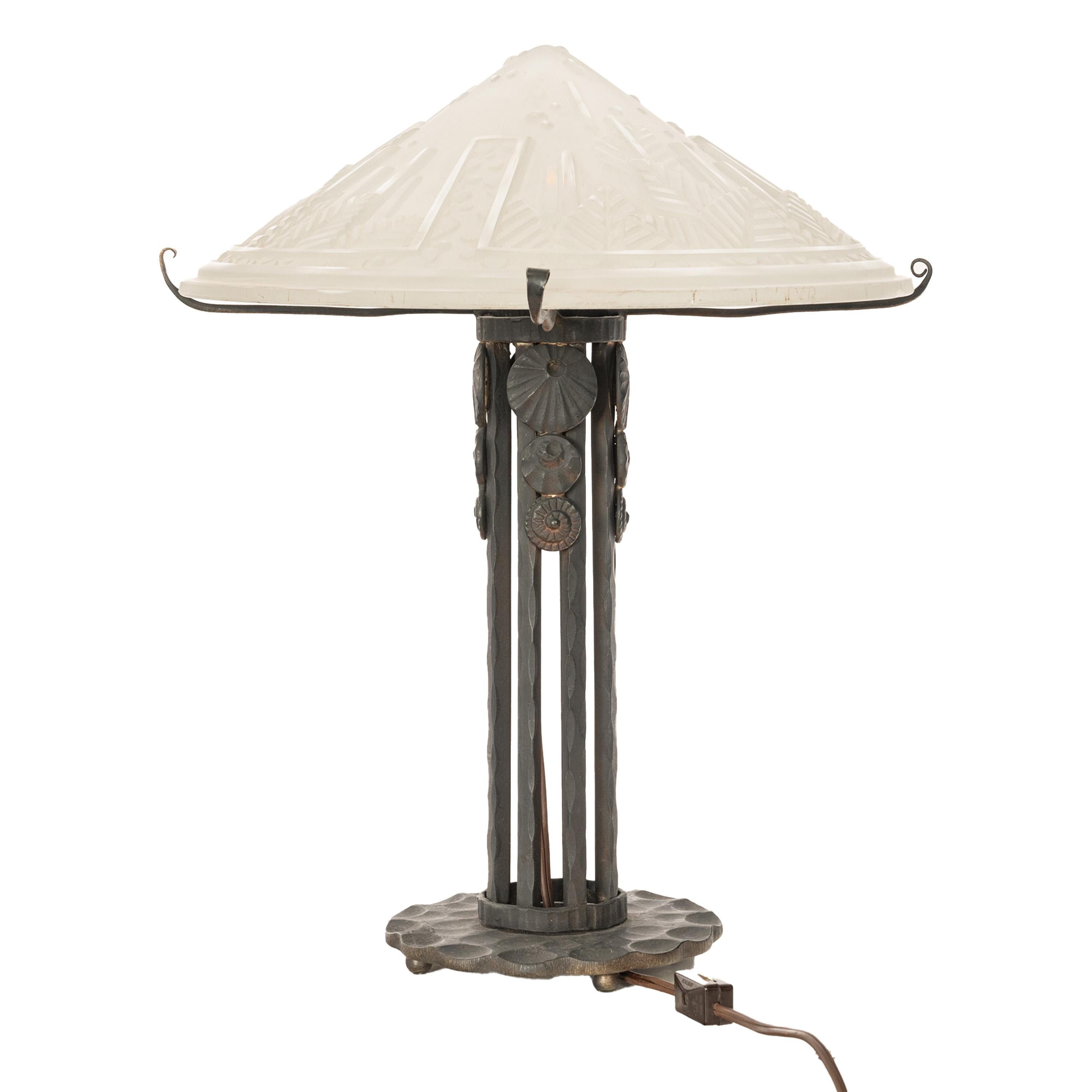 Lampe de table Arte Antiques Frères Verre Fer Luneville  en vente 2