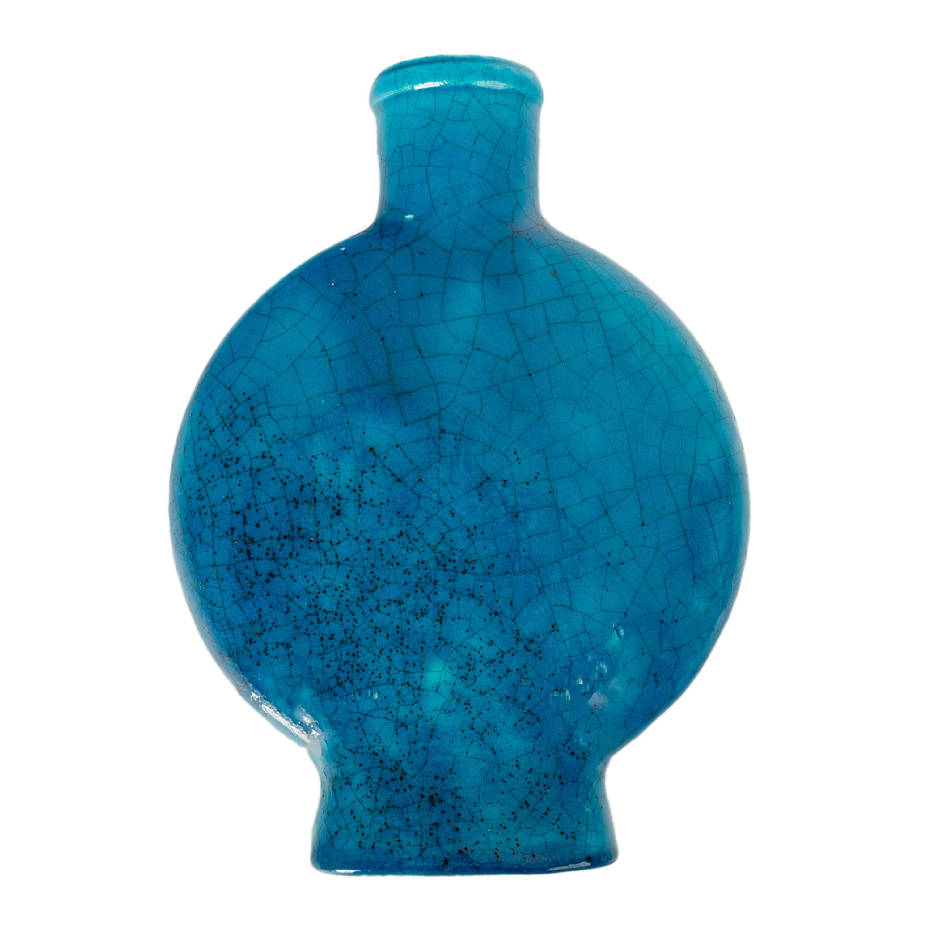 Edmond Lachenal (1855-1948), a wonderful Art Deco turquoise blue volcanic glazed ceramic vase, circa 1930, in wonderful antique condition. Edmond Lachenal was considered an innovator and a pivotal figure in the Art Nouveau Ceramic Art Circle. In