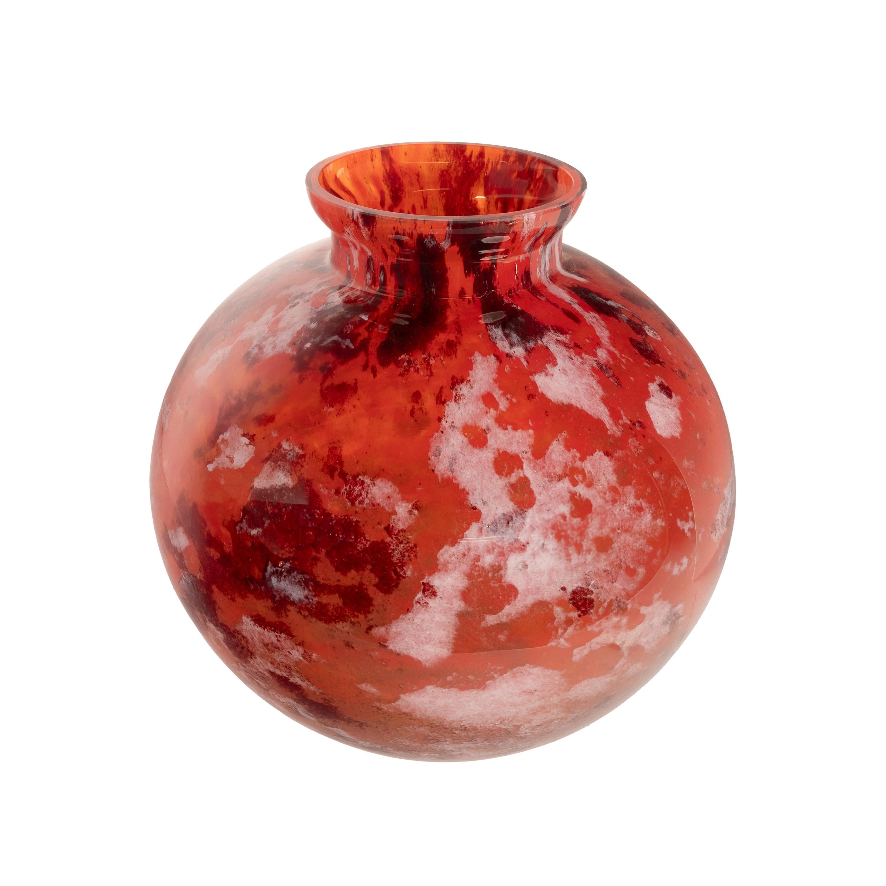 Hand-Crafted Antique French Art Deco Verriere d'Art Lorraine Art Glass Vase for Daum 1925