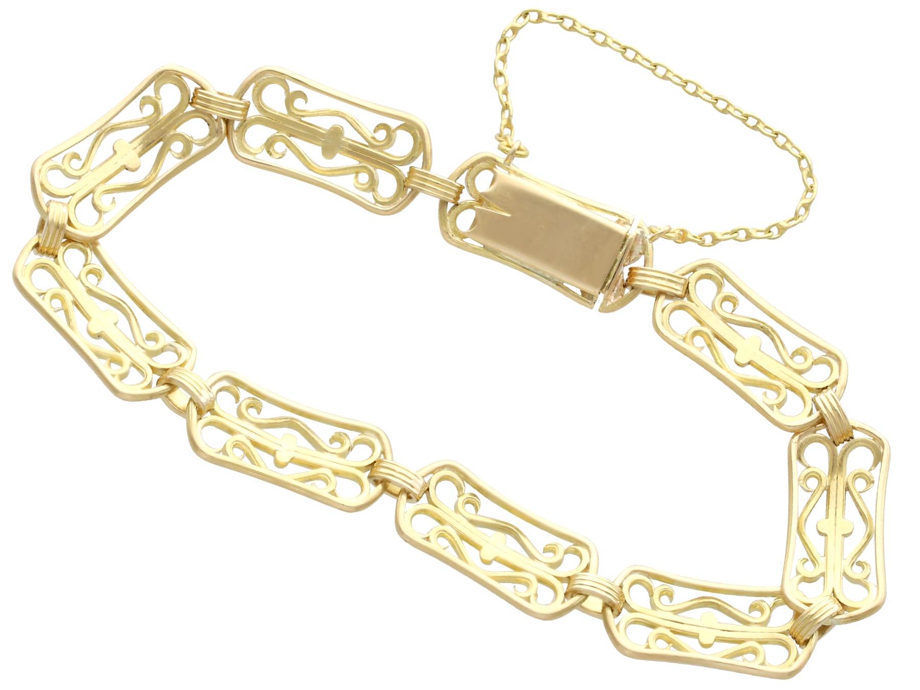 Women's or Men's Antique French Art Nouveau 18k Yellow Gold Bracelet For Sale