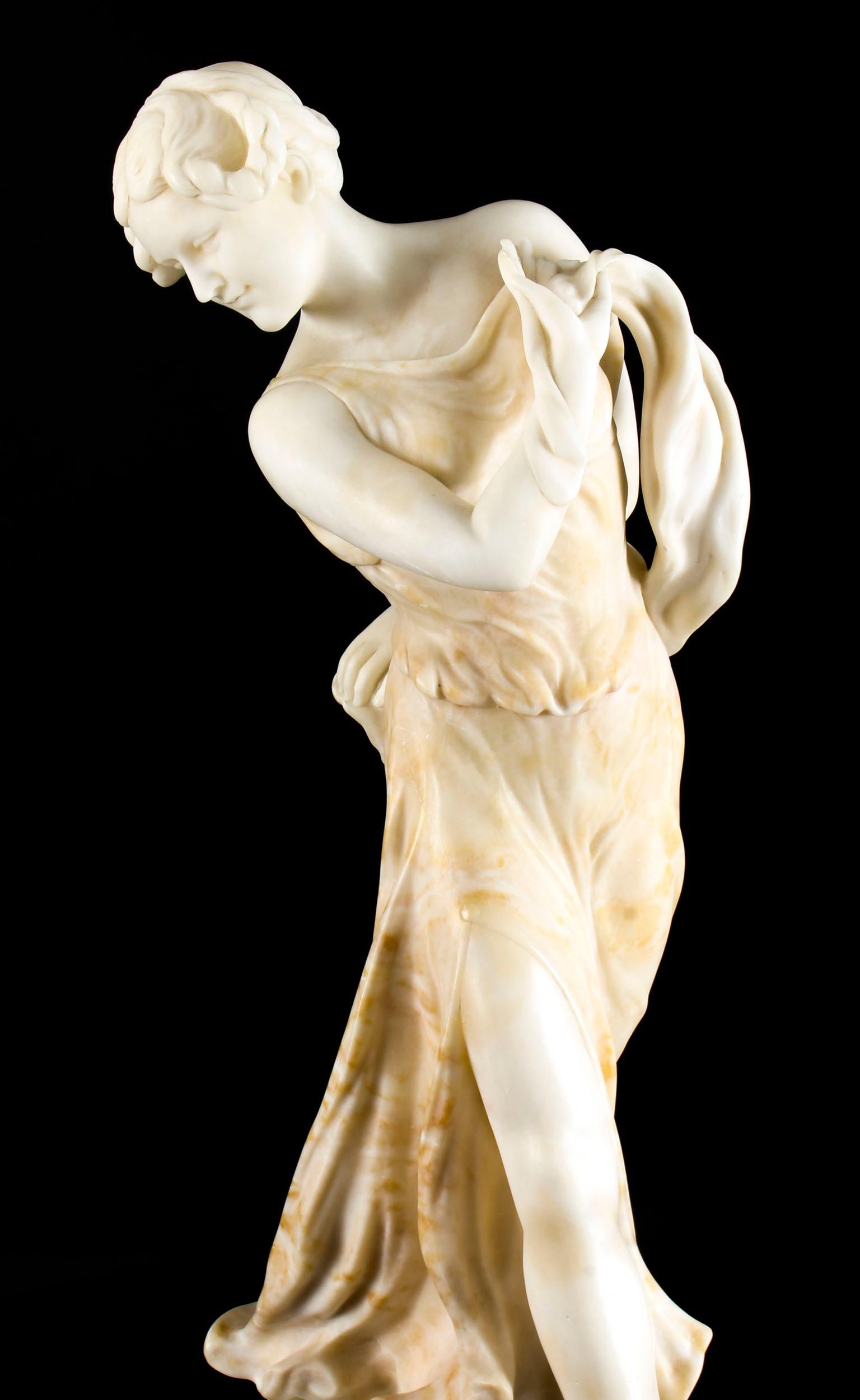 French Art Nouveau Alabaster Sculpture Dancing Lady on Pedestal, 19th Century In Good Condition In London, GB