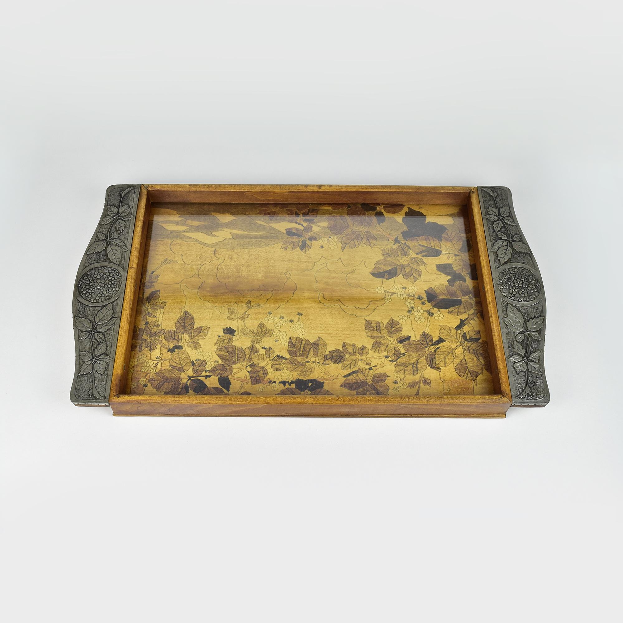 Fatto a mano Antique French Art Nouveau Bar Serving Tray Wood & Repoussed Pewter Nancy in vendita