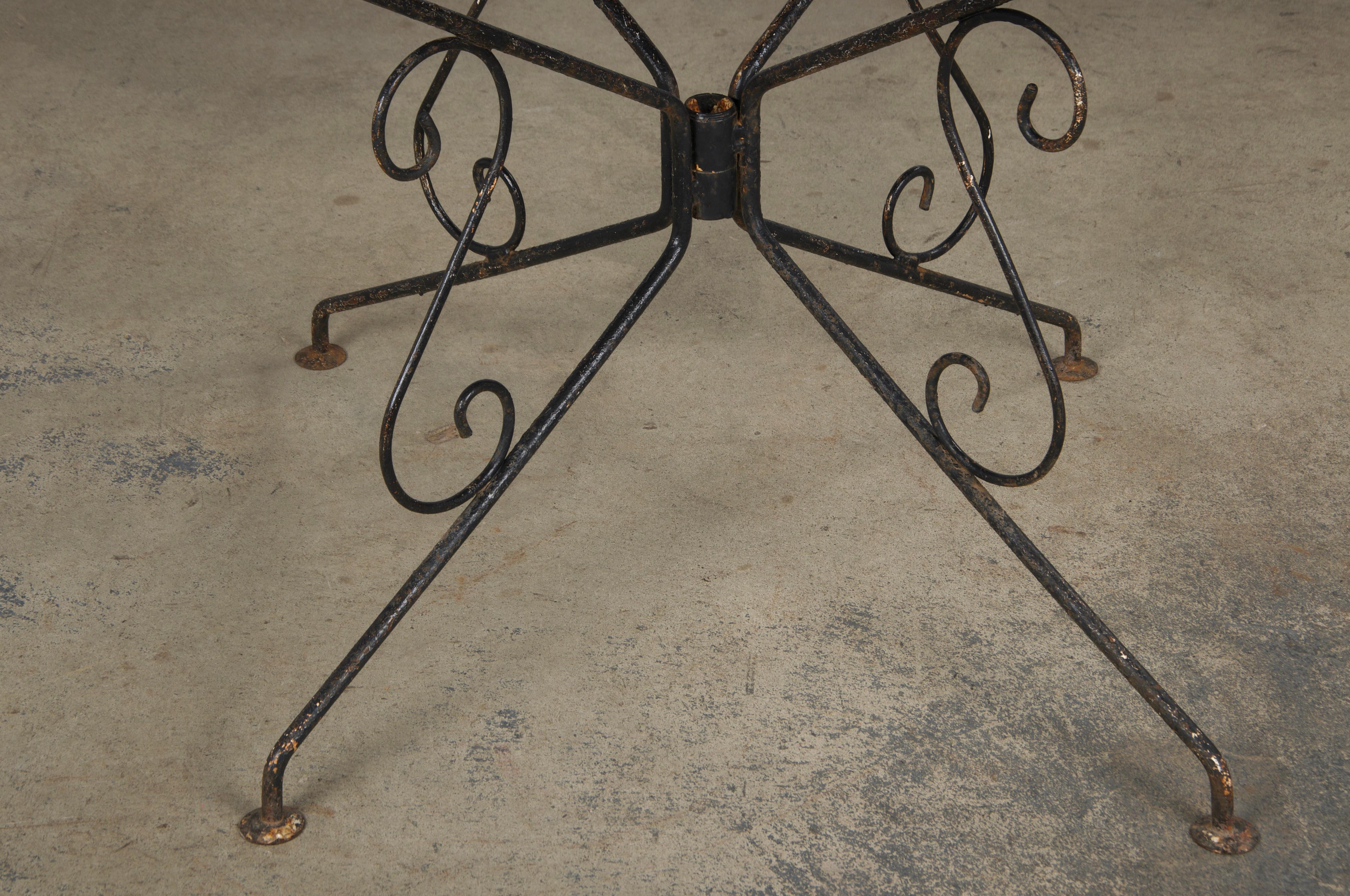 Antiquité française Art Nouveau Fer forgé peint noir Ensemble de jardin en vente 1