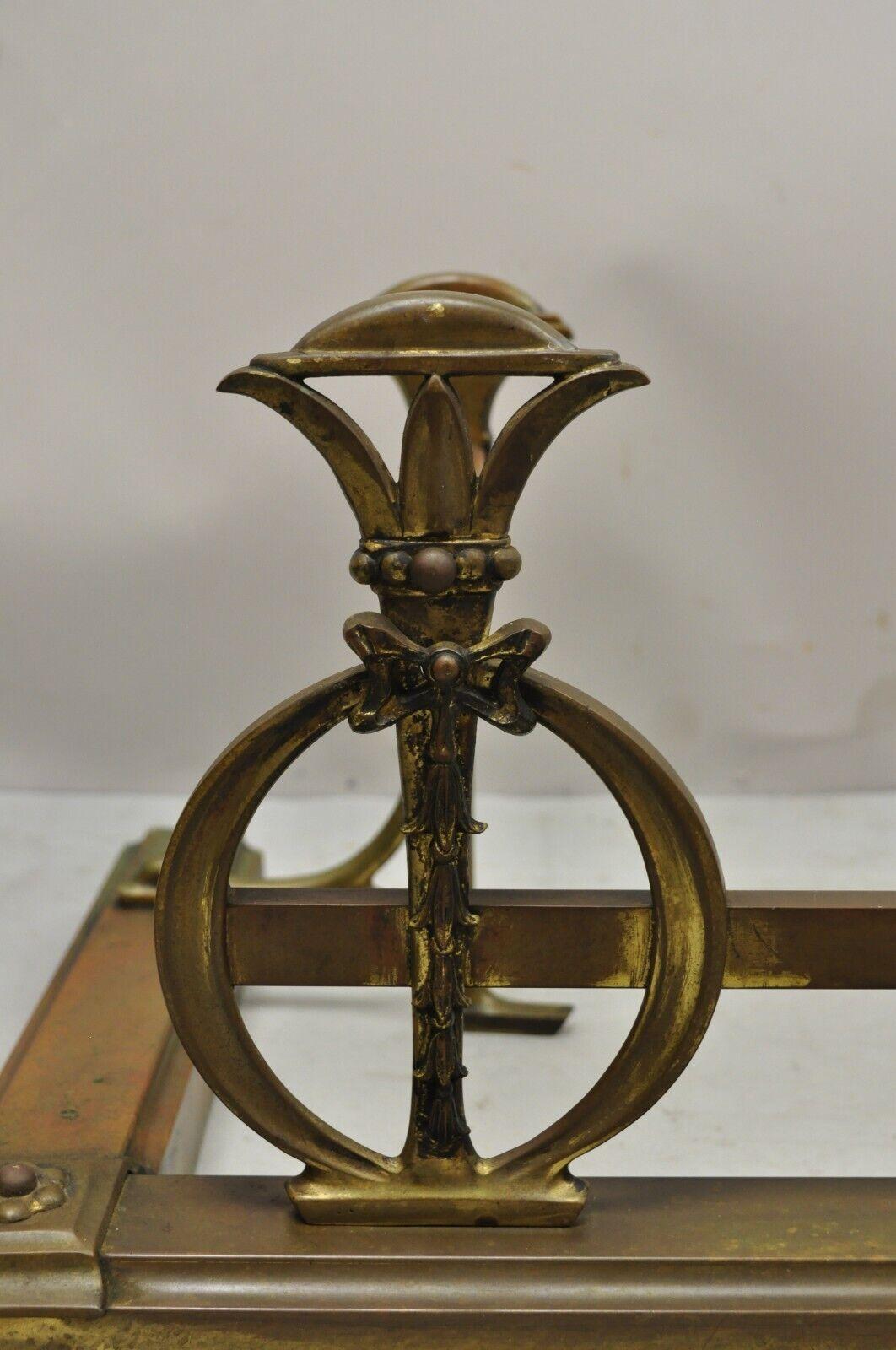 Antique French Art Nouveau Bow and Bellflower Brass Fireplace Fender In Good Condition For Sale In Philadelphia, PA