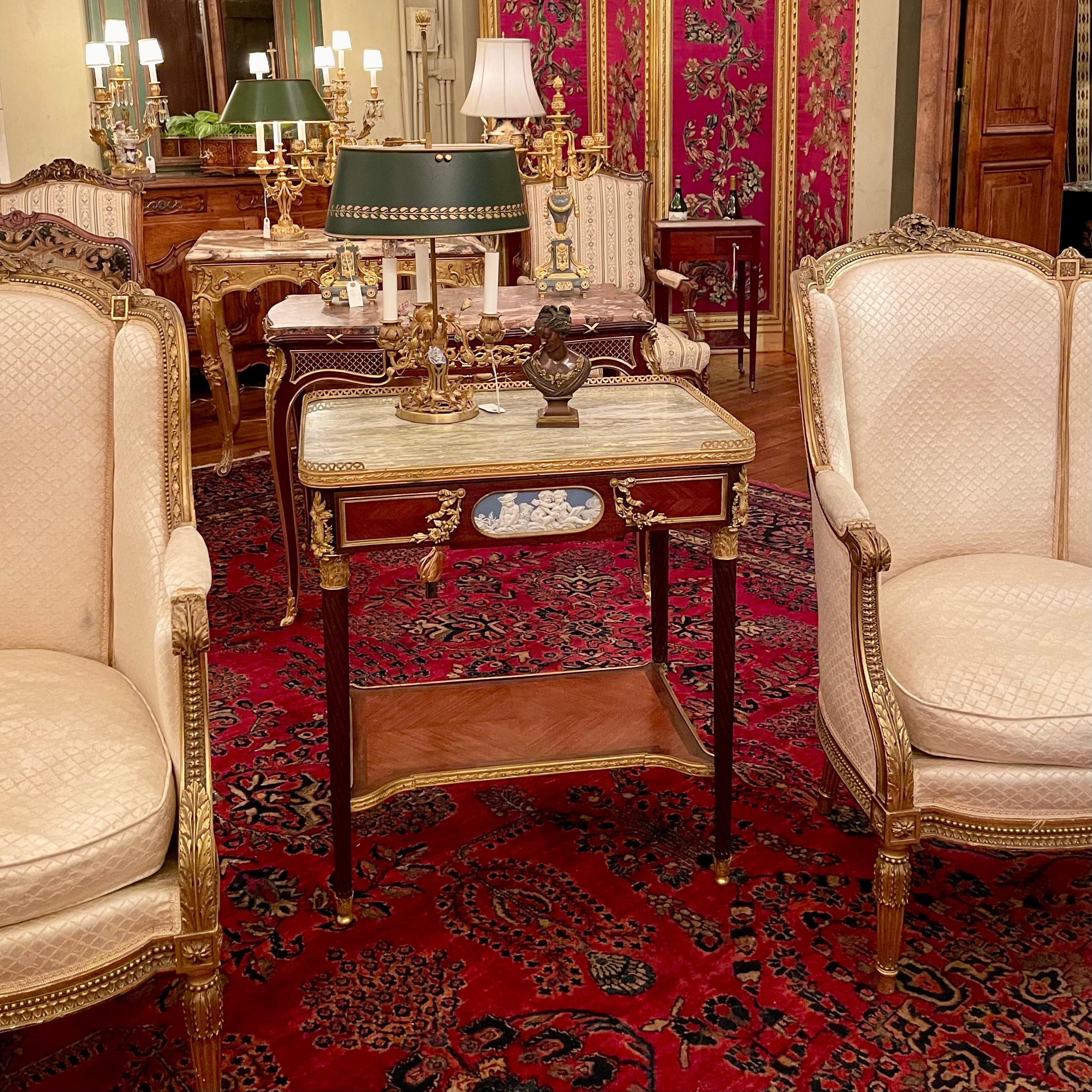 Bronzo Antique French Art Nouveau Busto in bronzo su stativo di una giovane donna, CIRCA 1890. in vendita