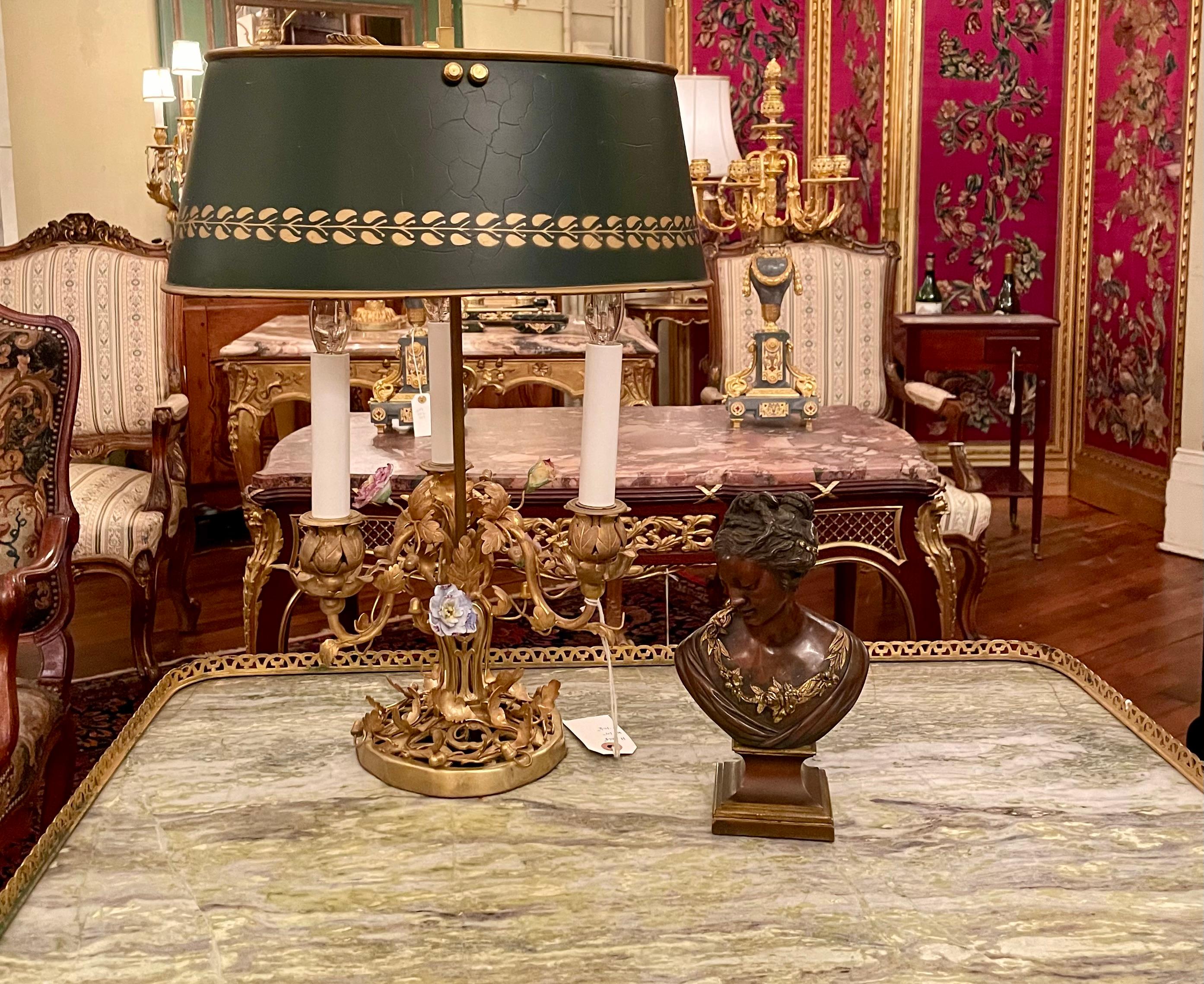 Antique French Art Nouveau Busto in bronzo su stativo di una giovane donna, CIRCA 1890. in vendita 1