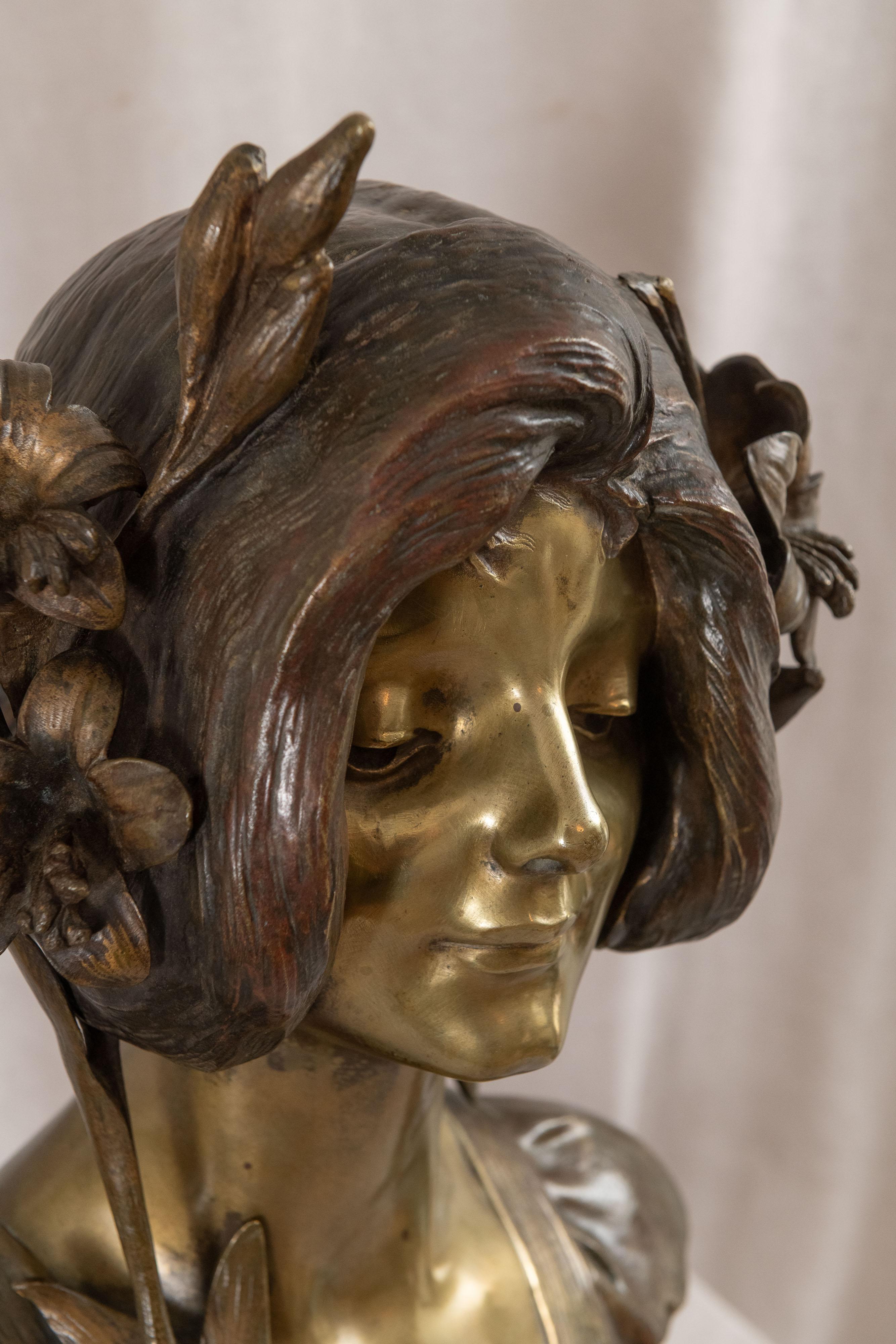 Buste en bronze ancien Art Nouveau français (titré Lys) par Julien Caussé (1869-1914) en vente 1