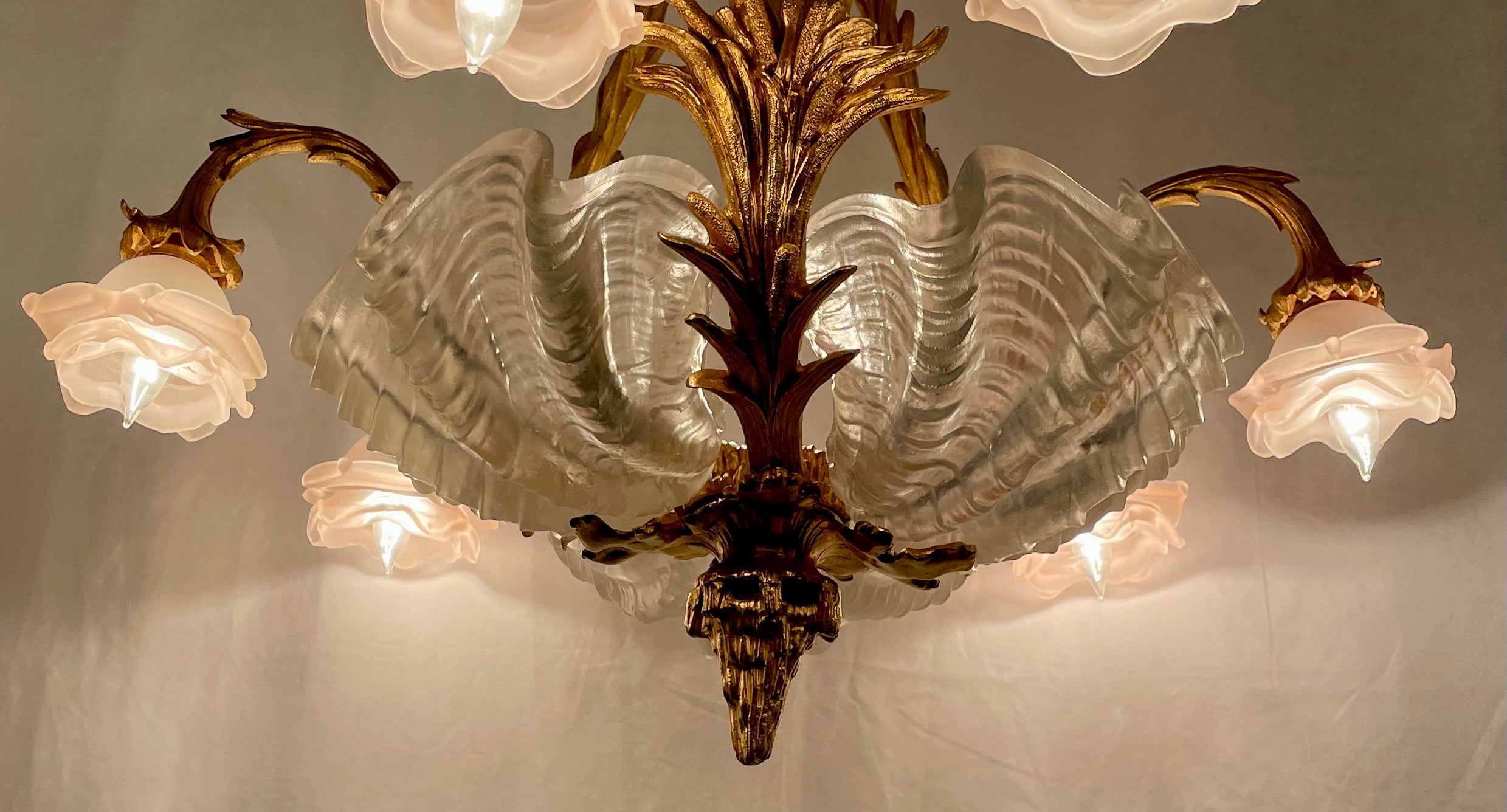 Lustre ancien en bronze d'oreiller de style Art Nouveau français, vers 1910.