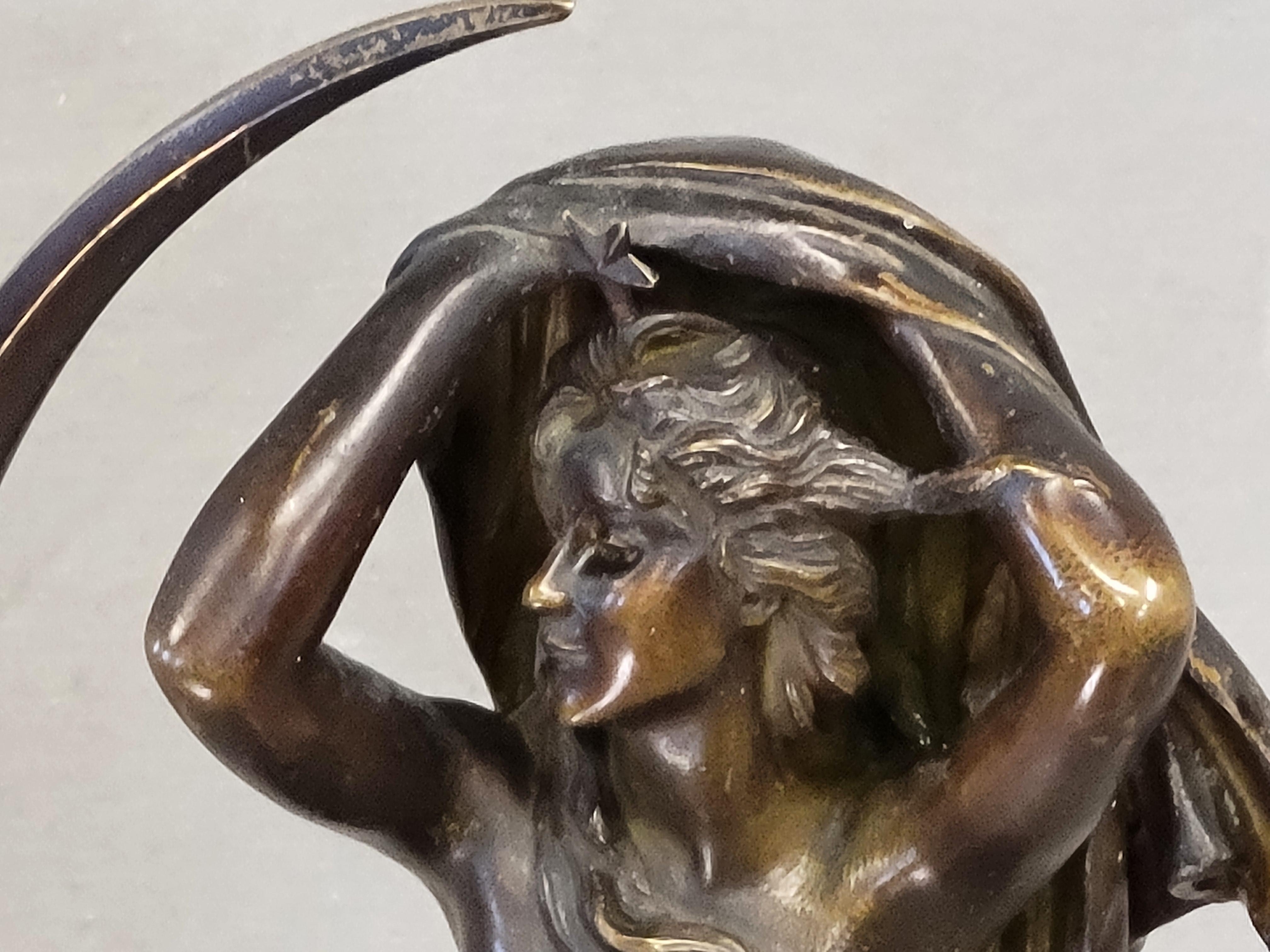 Antique French Art Nouveau Escultura de bronce de una mujer firmada H. Lavasseur (RL) en venta 4