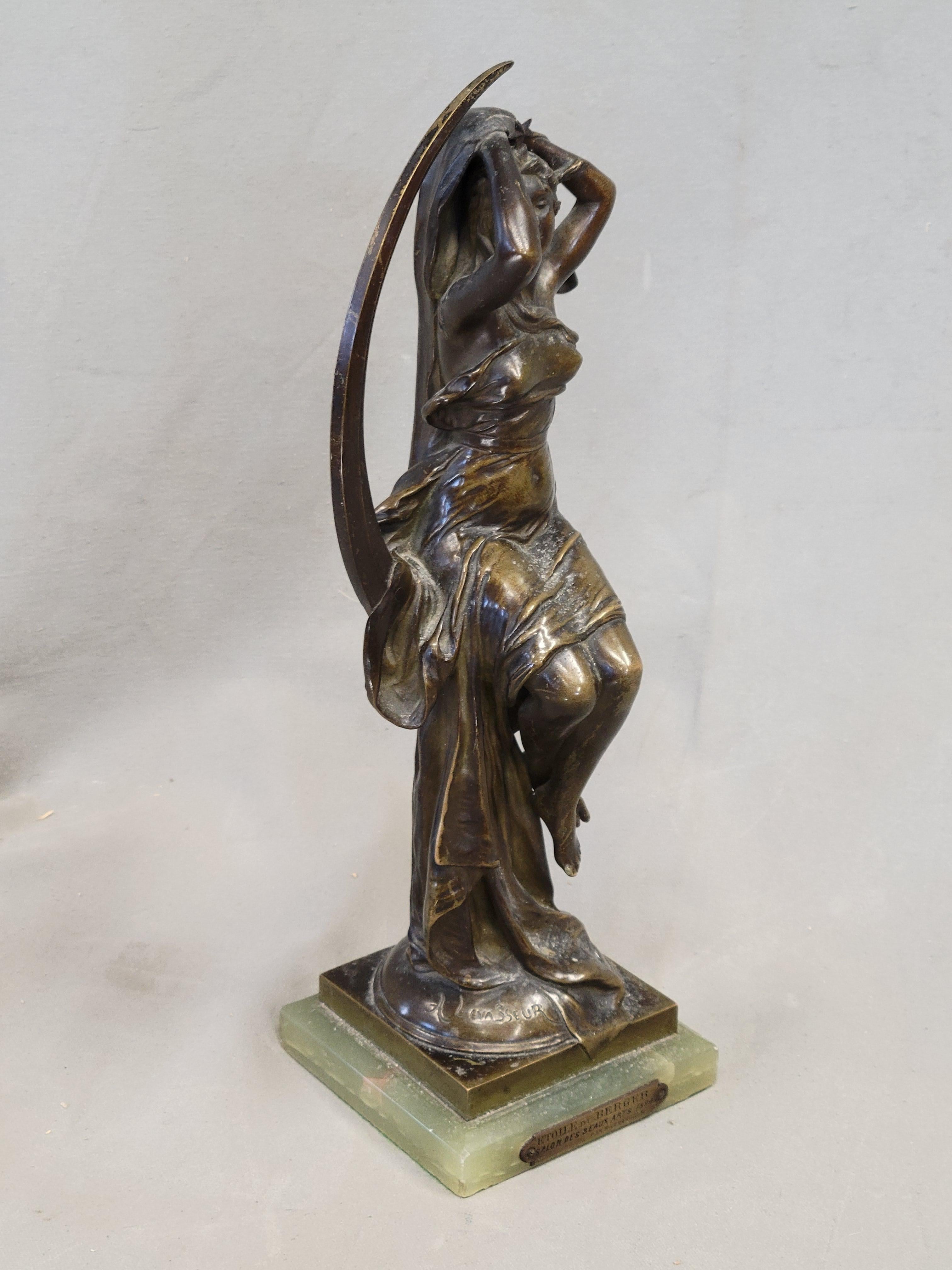 Antique French Art Nouveau Escultura de bronce de una mujer firmada H. Lavasseur (RL) Francés en venta