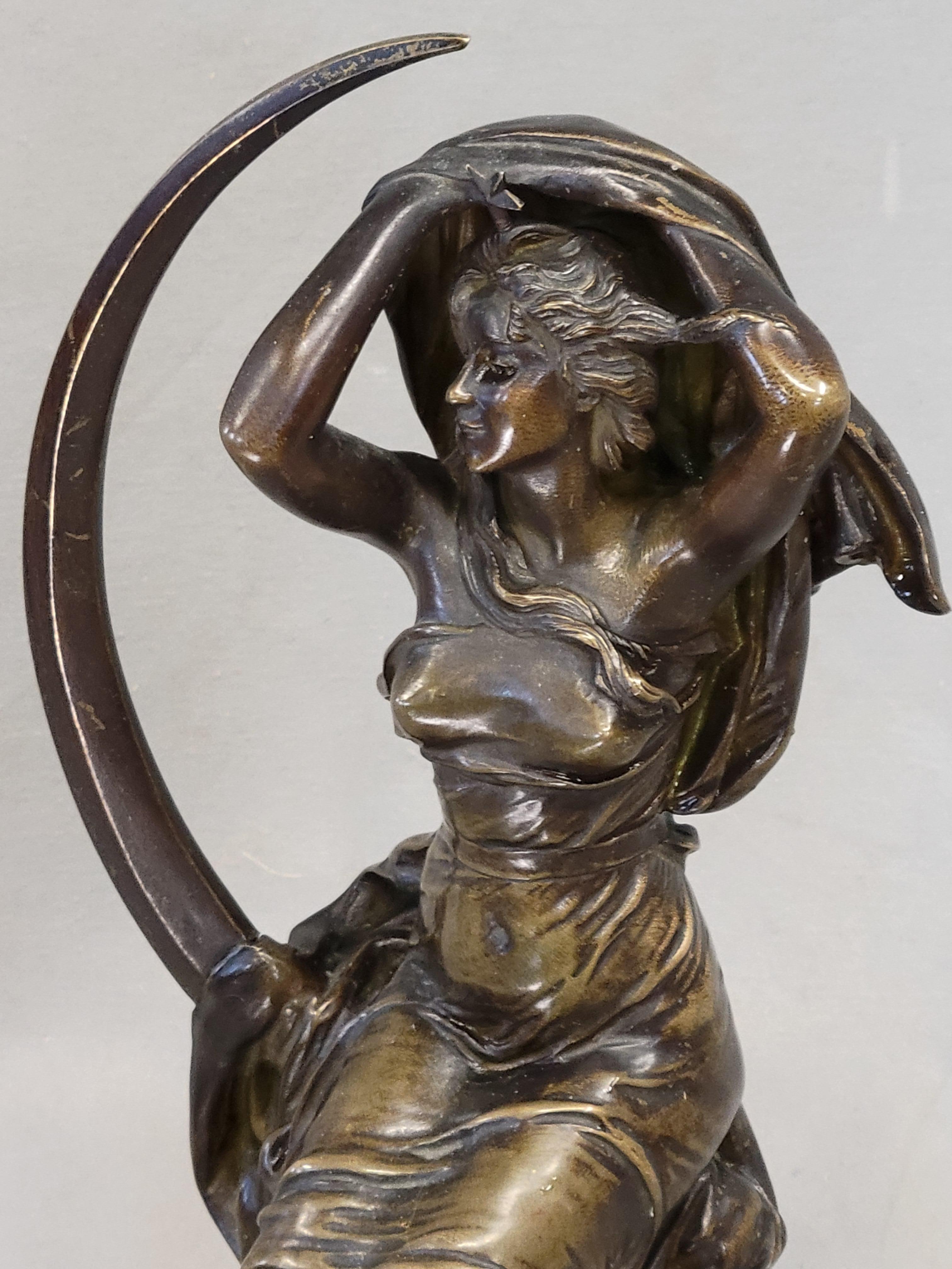 Antique French Art Nouveau Escultura de bronce de una mujer firmada H. Lavasseur (RL) en venta 2