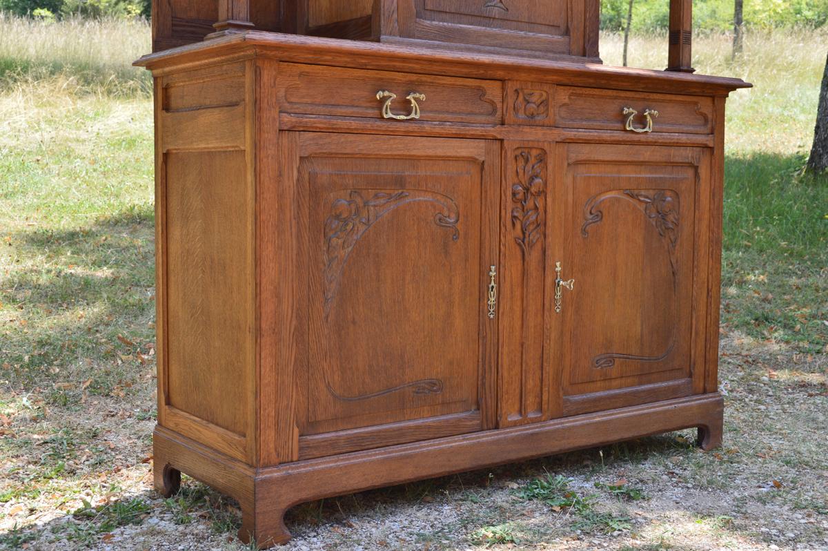 Antique French Art Nouveau Buffet in Carved Chestnut Wood, circa 1900 For Sale 6