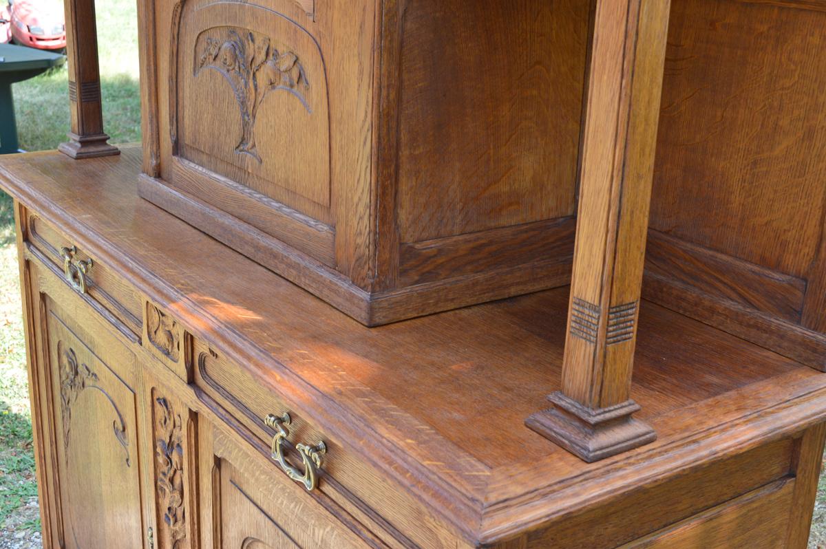 Antique French Art Nouveau Buffet in Carved Chestnut Wood, circa 1900 For Sale 12