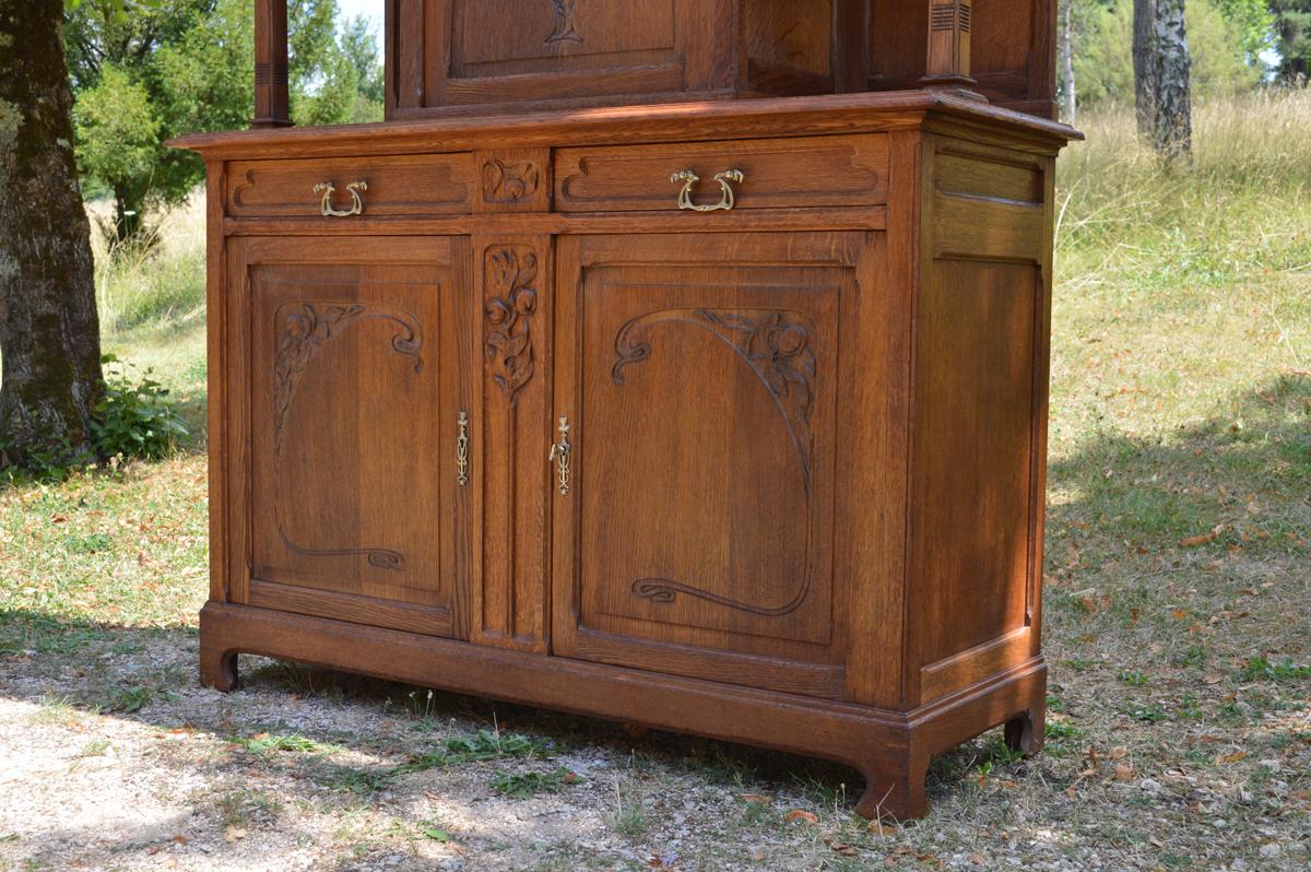 Antique French Art Nouveau Buffet in Carved Chestnut Wood, circa 1900 For Sale 2