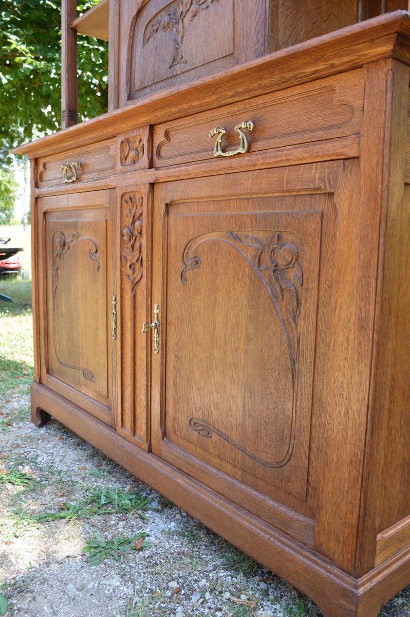 Antique French Art Nouveau Buffet in Carved Chestnut Wood, circa 1900 For Sale 3