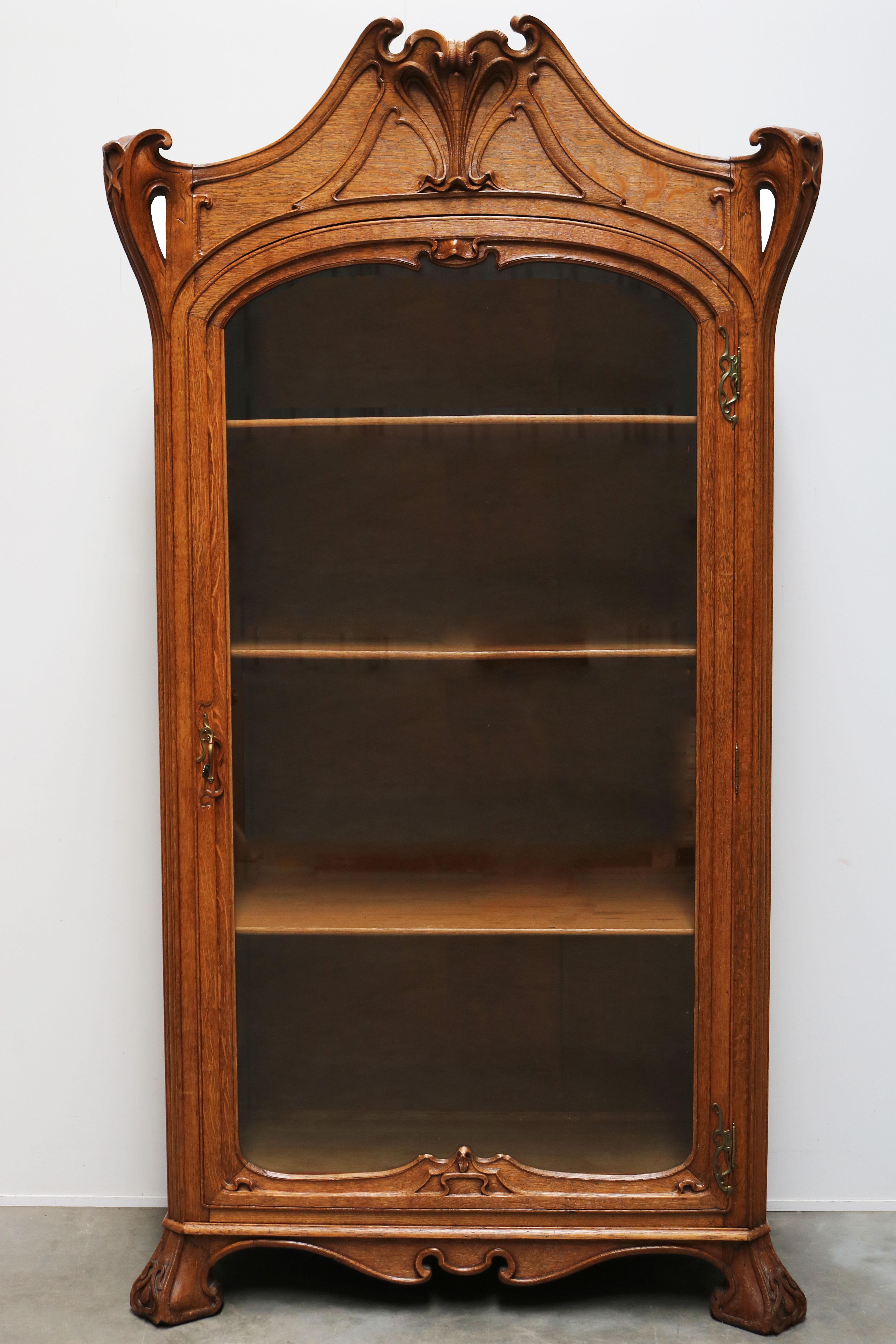 Antique French Art Nouveau Cabinet by Henri Sauvage 1900 Oak Display Cabinet For Sale 1