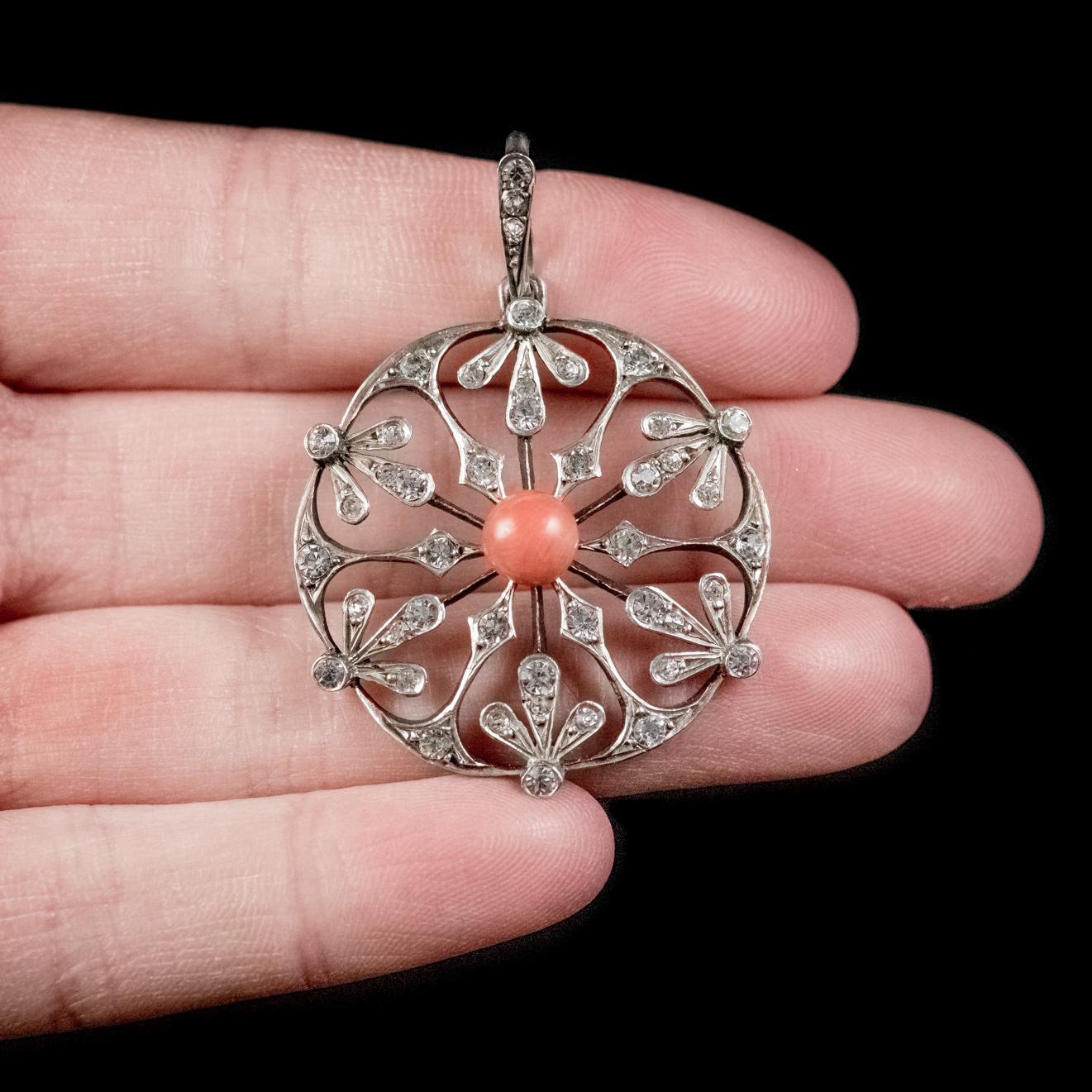 Antique French Art Nouveau Coral Snowflake Pendant Silver, circa 1900 2