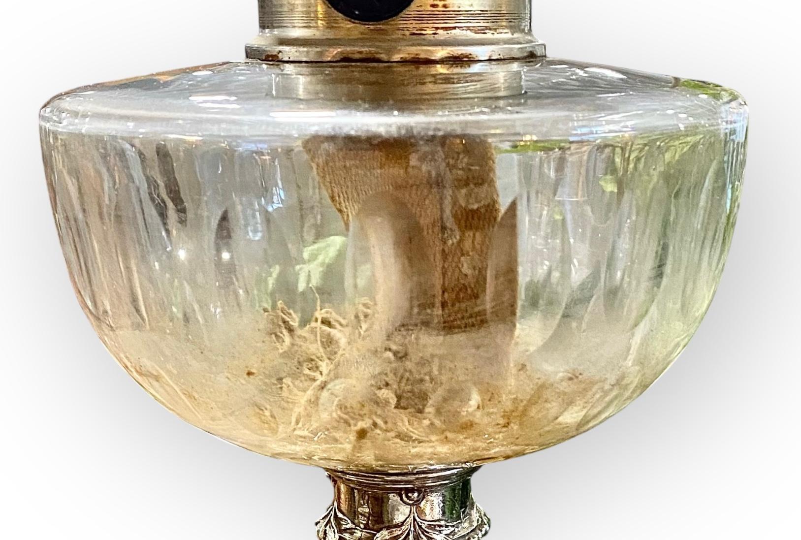 Fatto a mano Antique French Art Nouveau Cut Glass and Silvered Spelter Oil Lamp in vendita