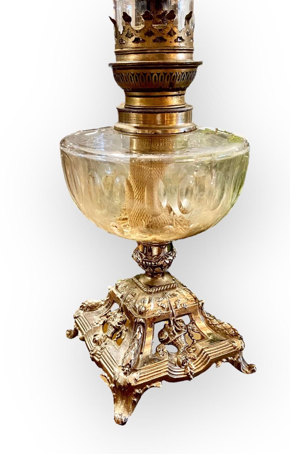 Antique French Art Nouveau Cut Glass and Silvered Spelter Oil Lamp in vendita 1