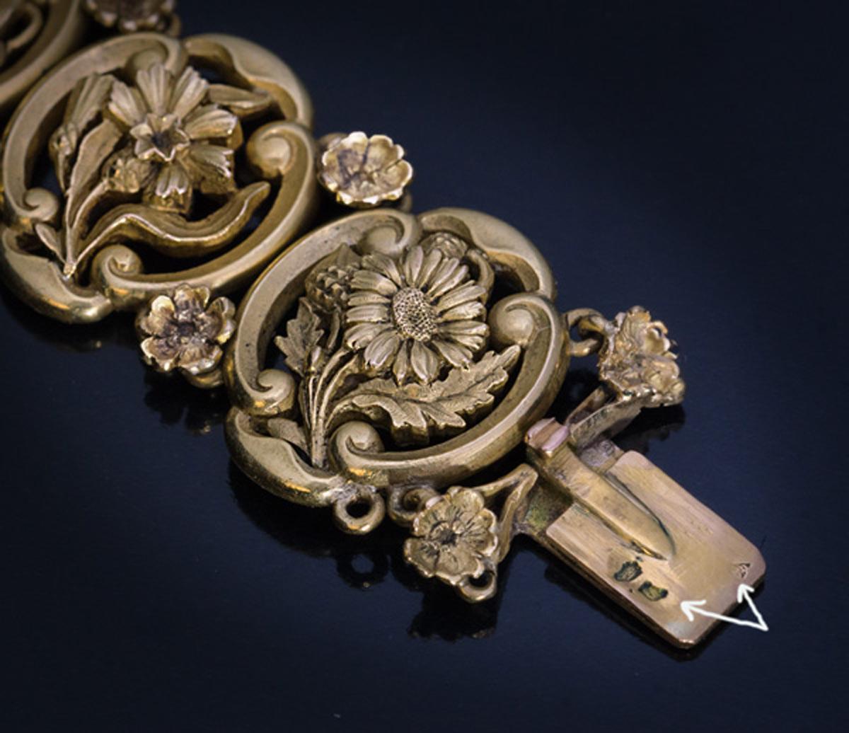 Antikes französisches Jugendstil-Blumenmuster-Armband aus 18 Karat Gold 1