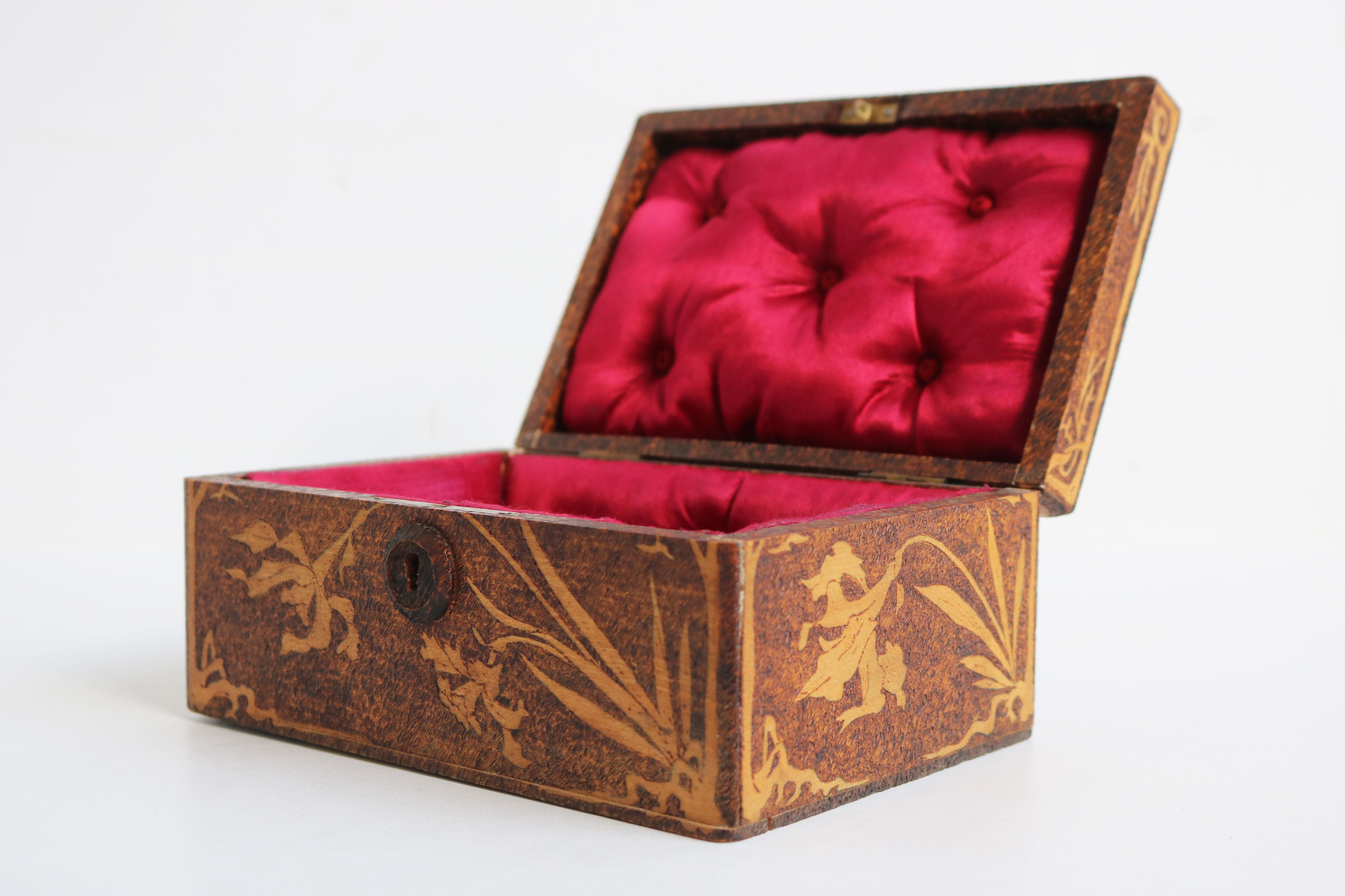 Antique French Art Nouveau Jewelry Box 1906 Carved Wood Floral Jugendstil Velvet 3