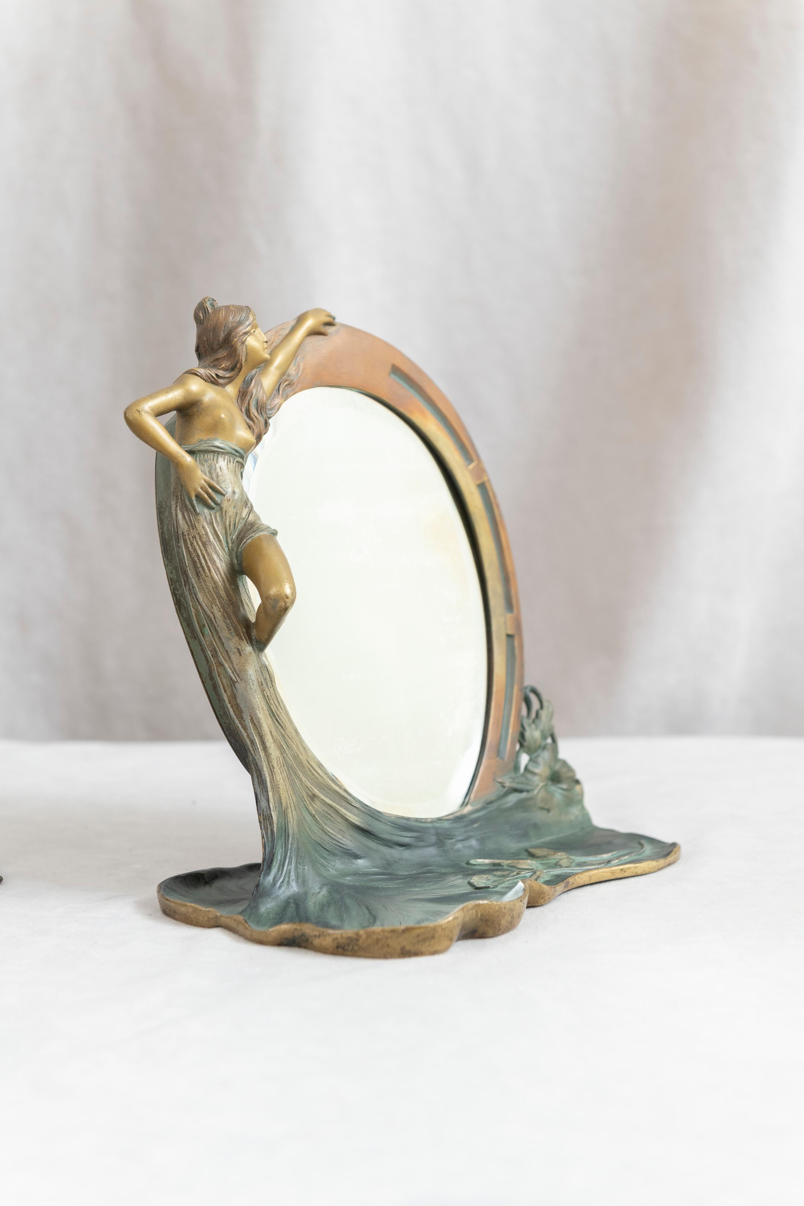 Antiker französischer Jugendstil-Spiegel mit Jungfrau, ca. 1900 (Französisch)
