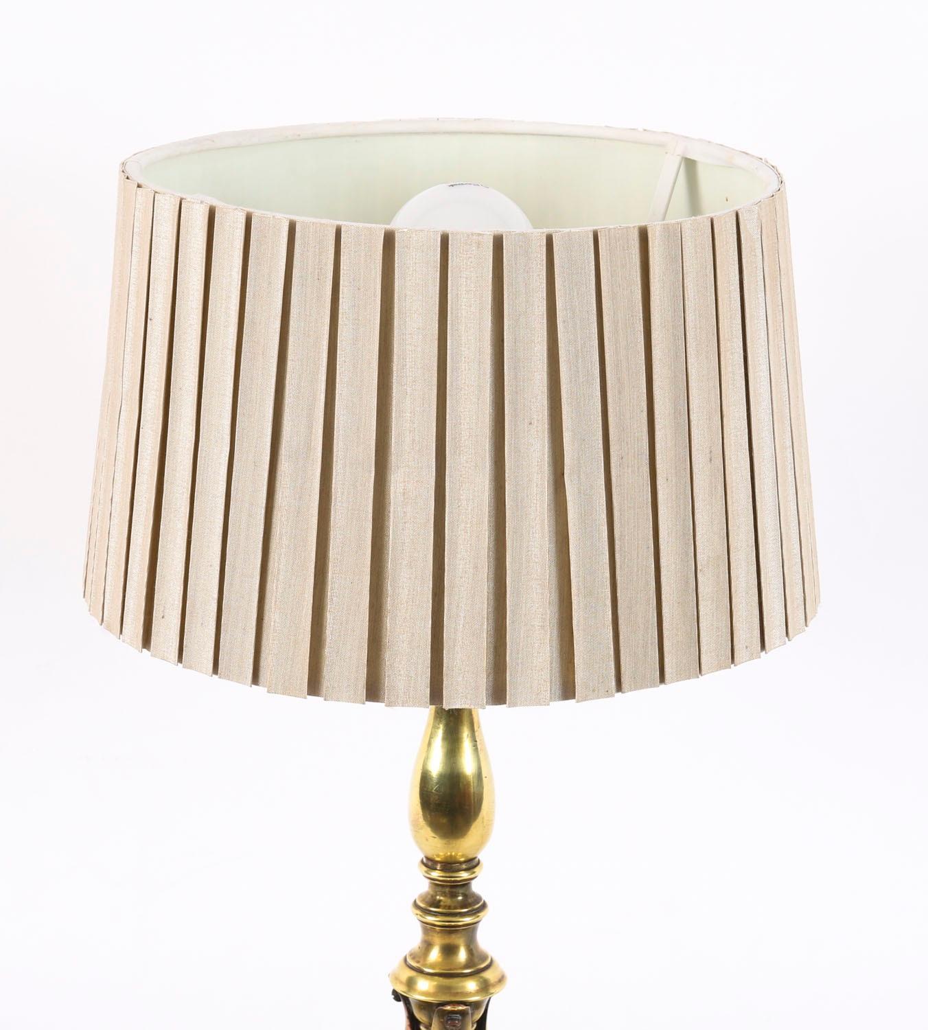 Antique French Art Nouveau Ormolu Tischlampe Late 19th Century (19. Jahrhundert) im Angebot