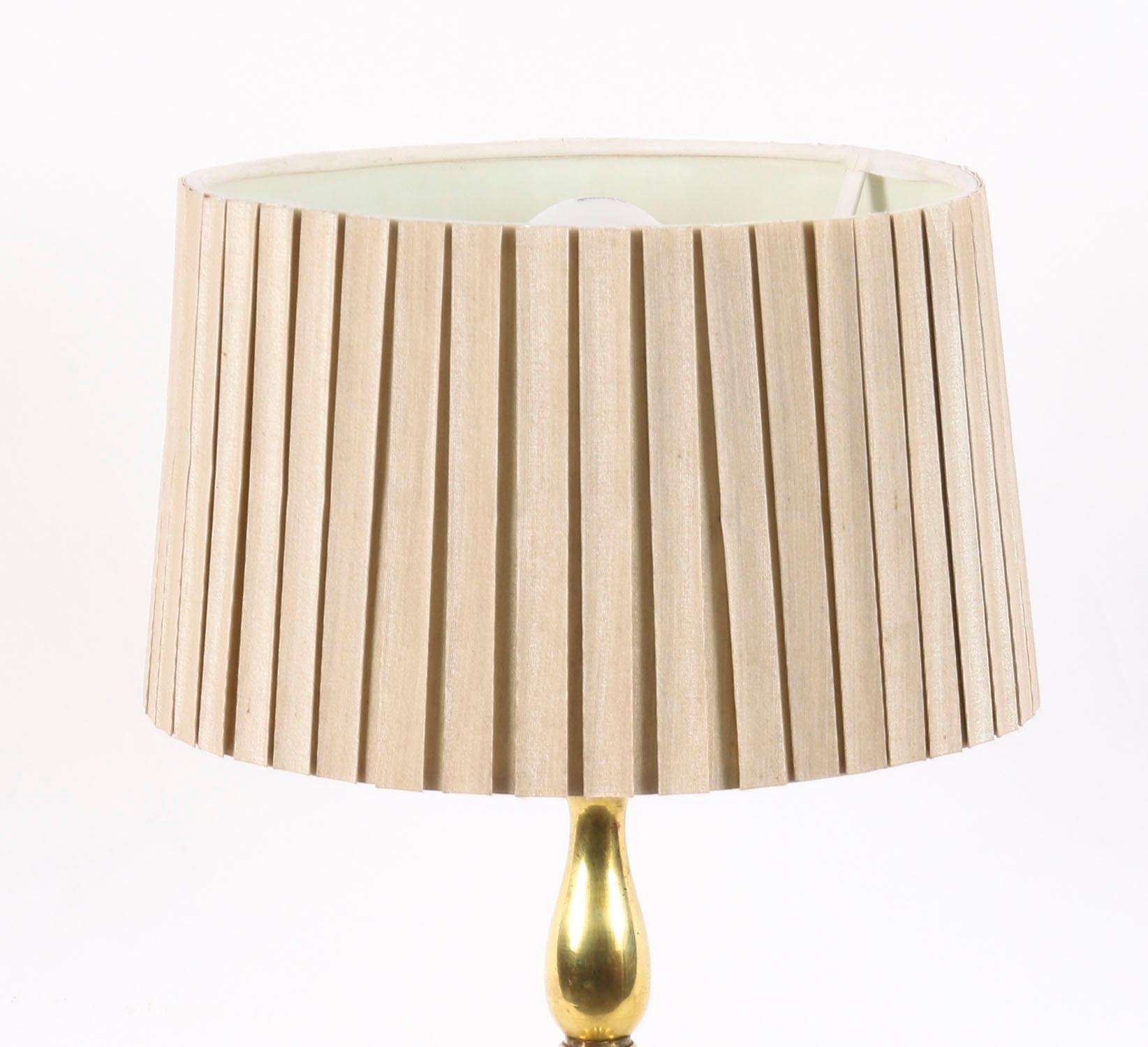 Antique French Art Nouveau Ormolu Tischlampe Late 19th Century (Goldbronze) im Angebot