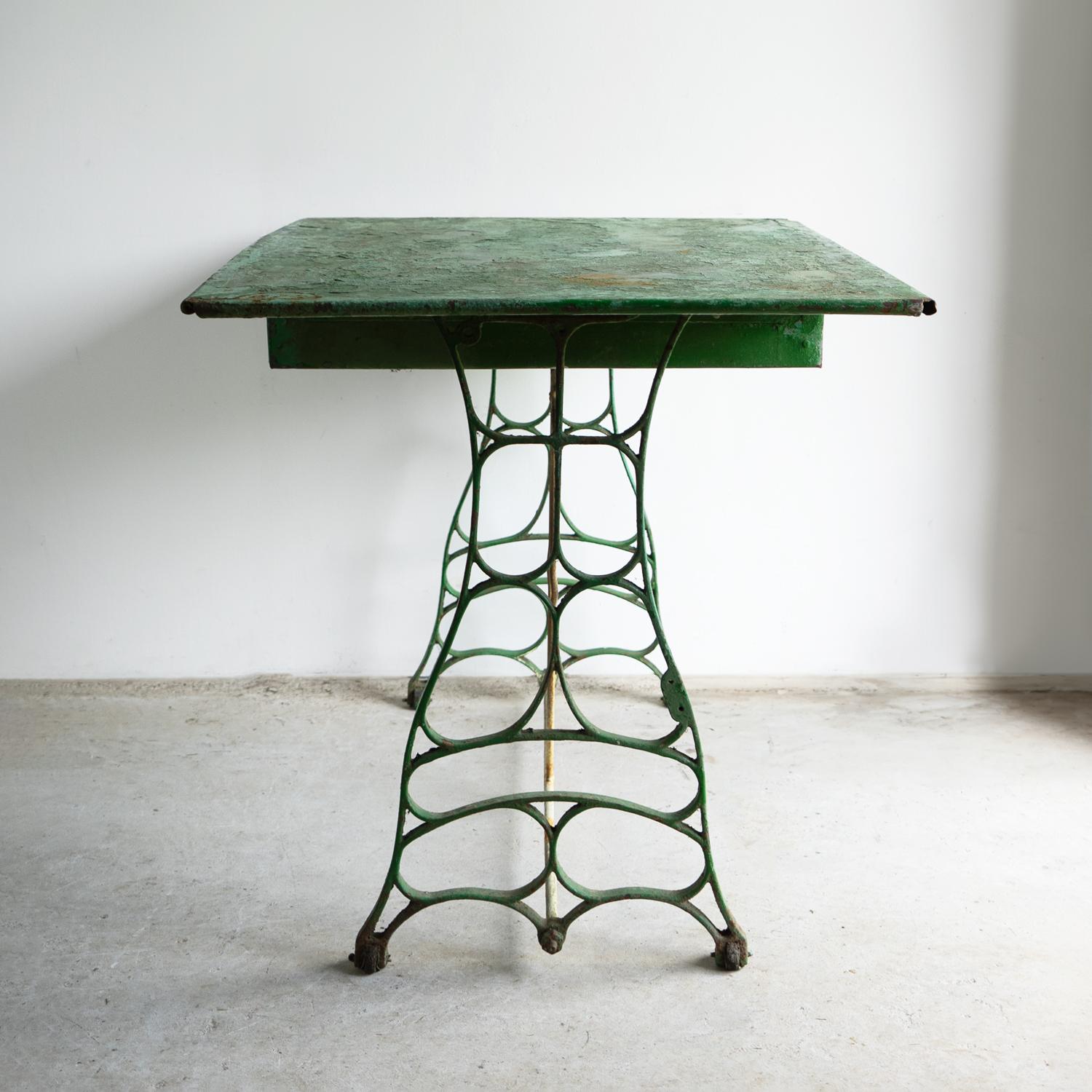 Antique French Art Nouveau Painted Zinc Topped Iron Work Table, Indoor/Outdoor Hierro en venta