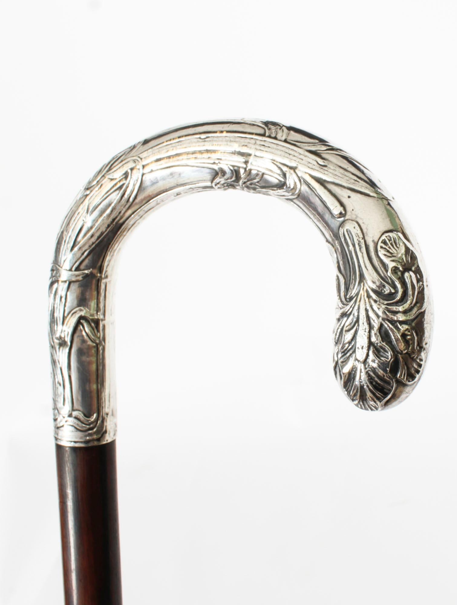Art nouveau Ancienne canne de marche Art Nouveau française surmontée d'argent 19ème siècle