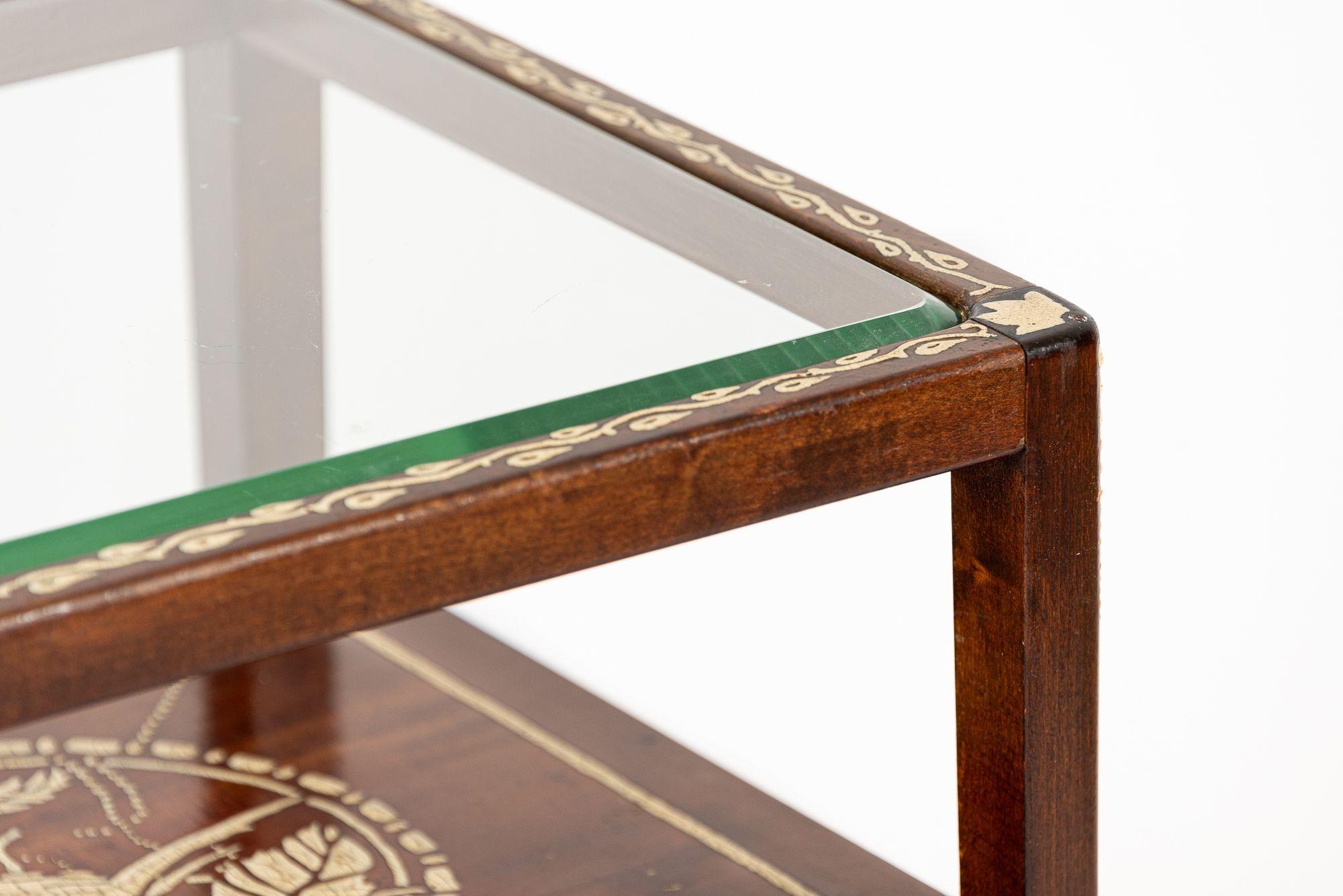 Petite table d'appoint française ancienne Art Nouveau en bois peint à la main en vente 2
