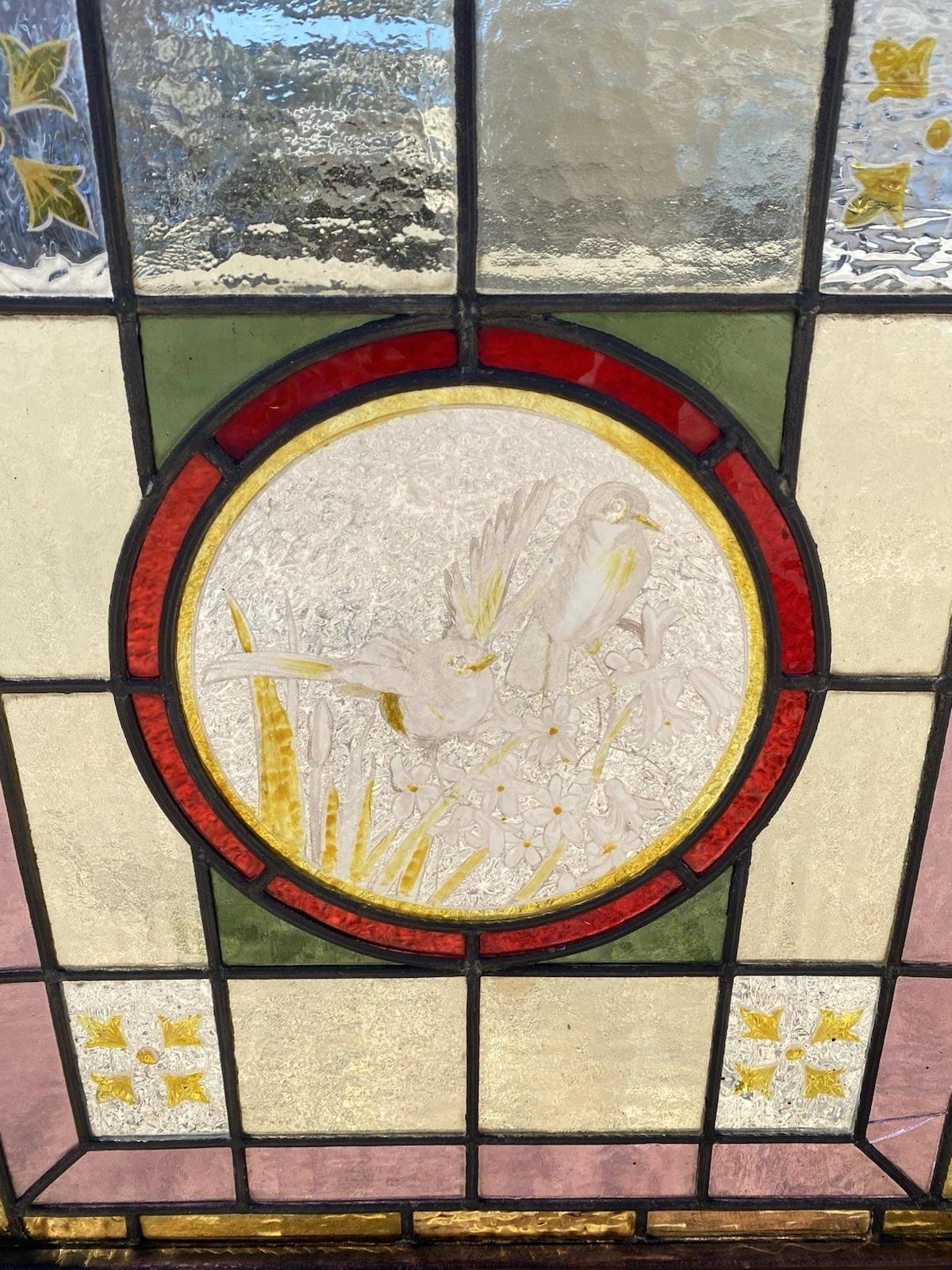 Antique French Art Nouveau Stained Leaded Glass Windows with Birds - a Pair en Bueno estado para la venta en Philadelphia, PA