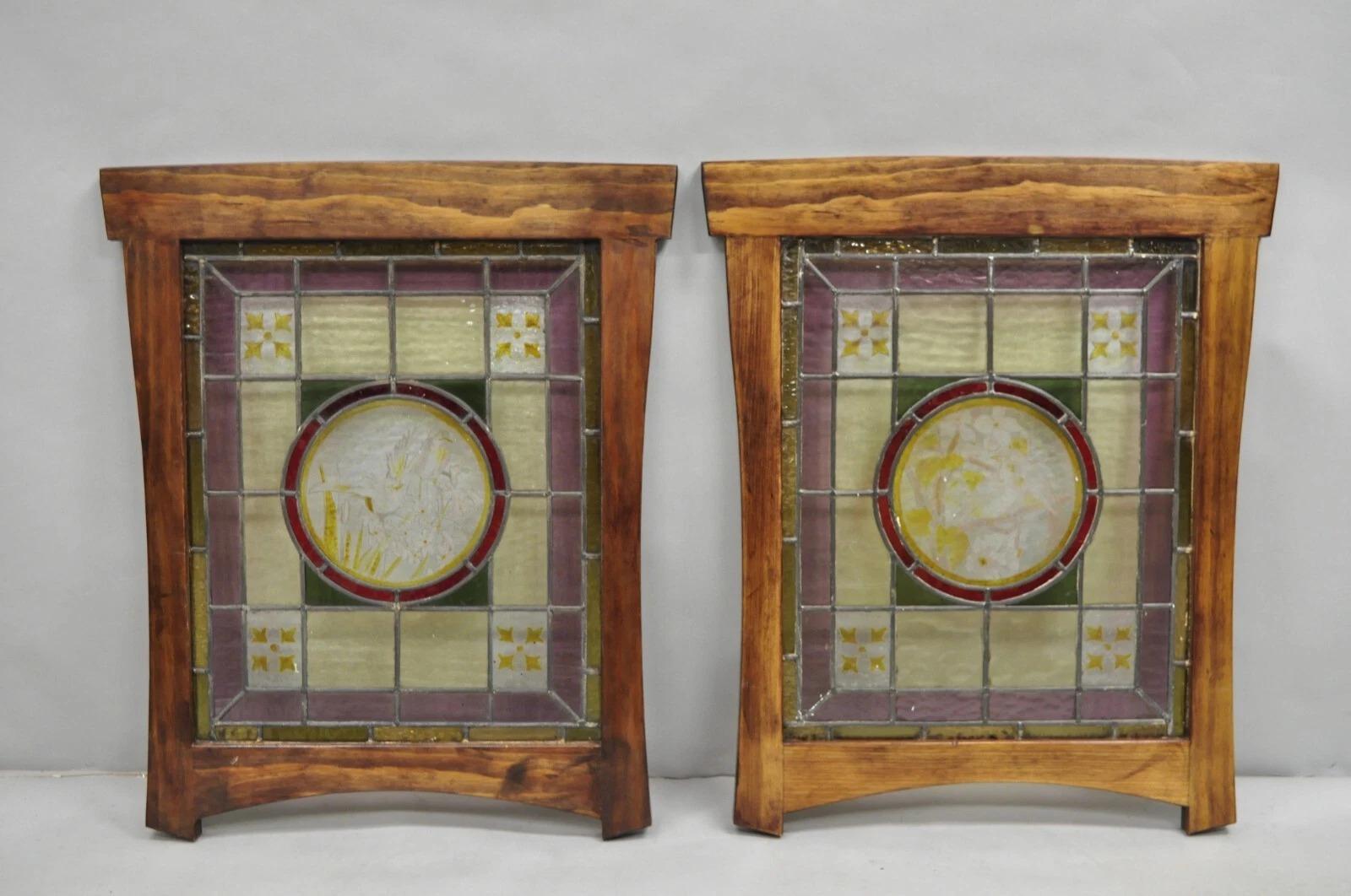 Antique French Art Nouveau Stained Leaded Glass Windows with Birds - a Pair Vitral en venta