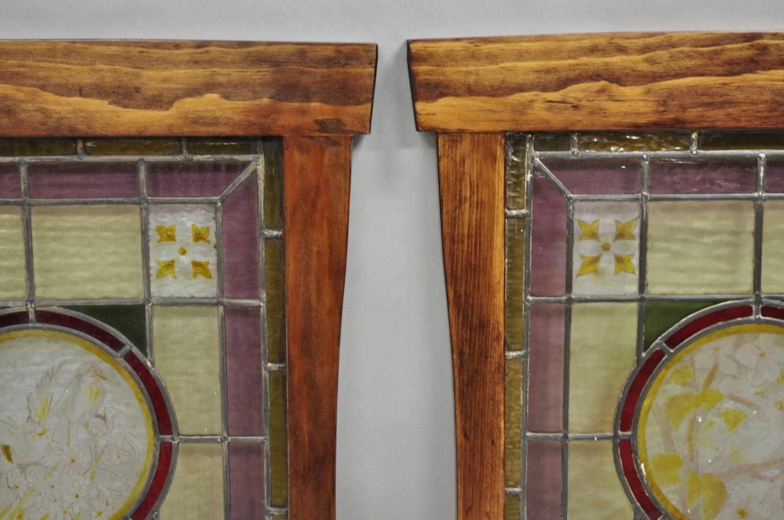 Antique French Art Nouveau Stained Leaded Glass Windows with Birds - a Pair en venta 1