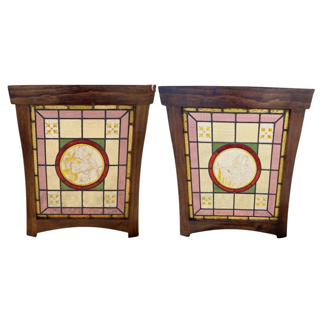 Antique French Art Nouveau Stained Leaded Glass Windows with Birds - a Pair en venta