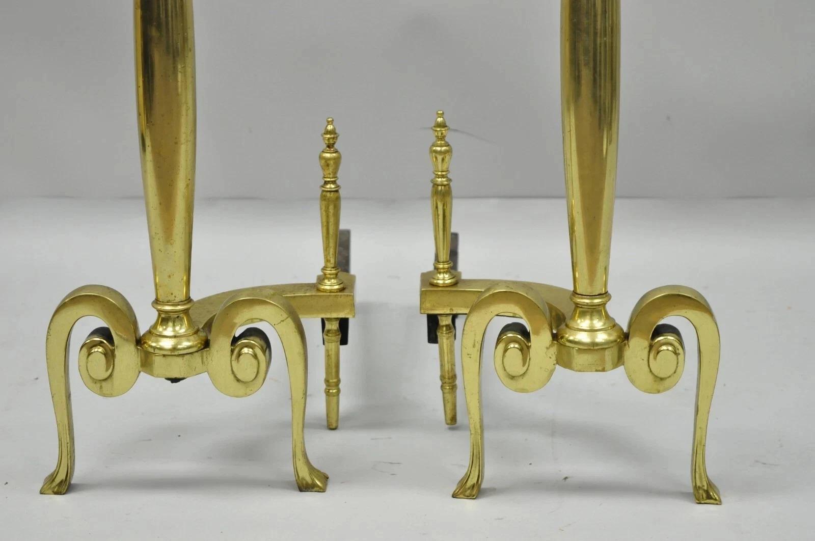 Antique French Art Nouveau Style Brass Urn Finial Fireplace Andirons - a Pair (Unbekannt) im Angebot