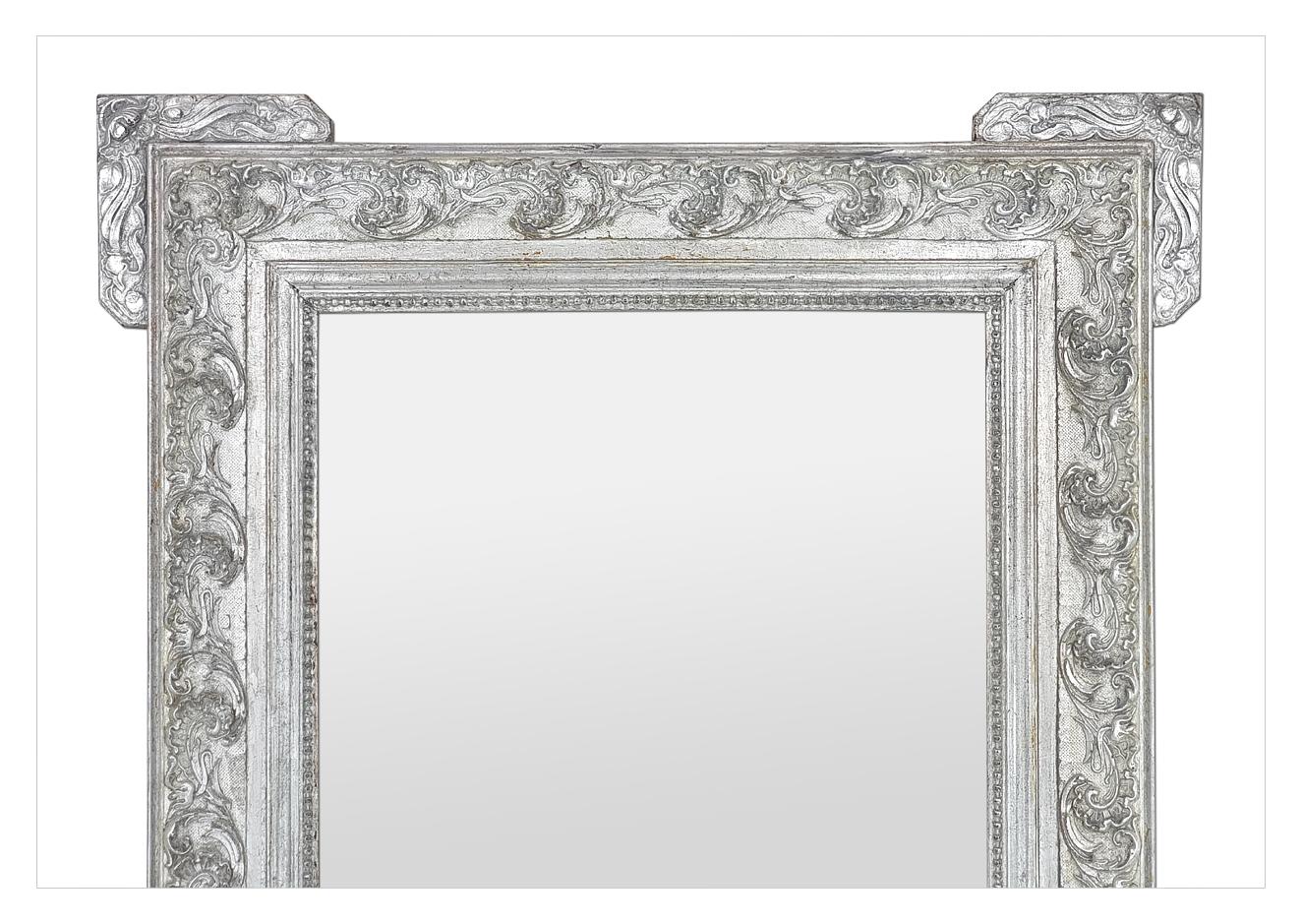Art nouveau Antique Miroir mural en bois d'argent de style Art Nouveau français, circa 1900 en vente